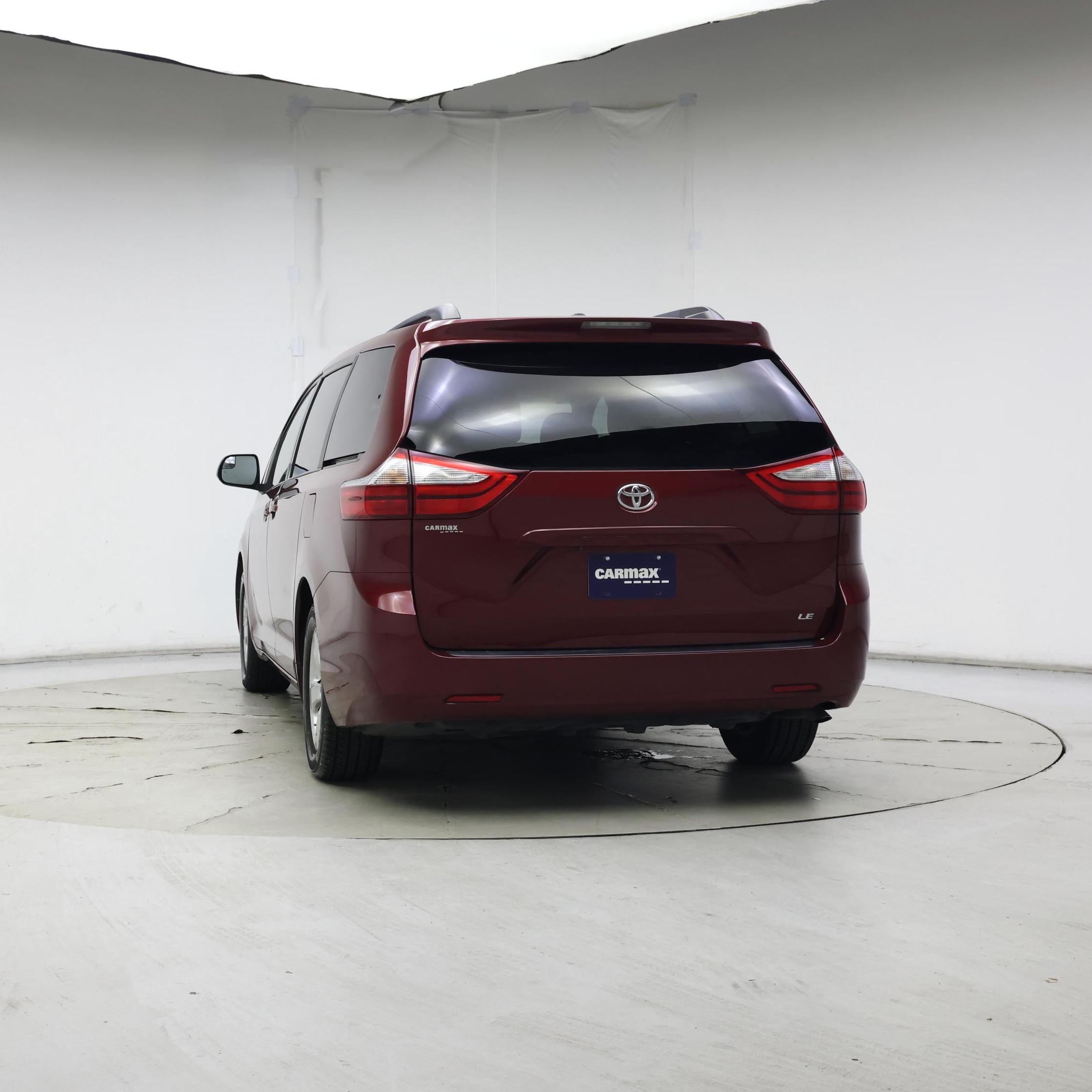 Thumbnail: 2015 Toyota Sienna - 6