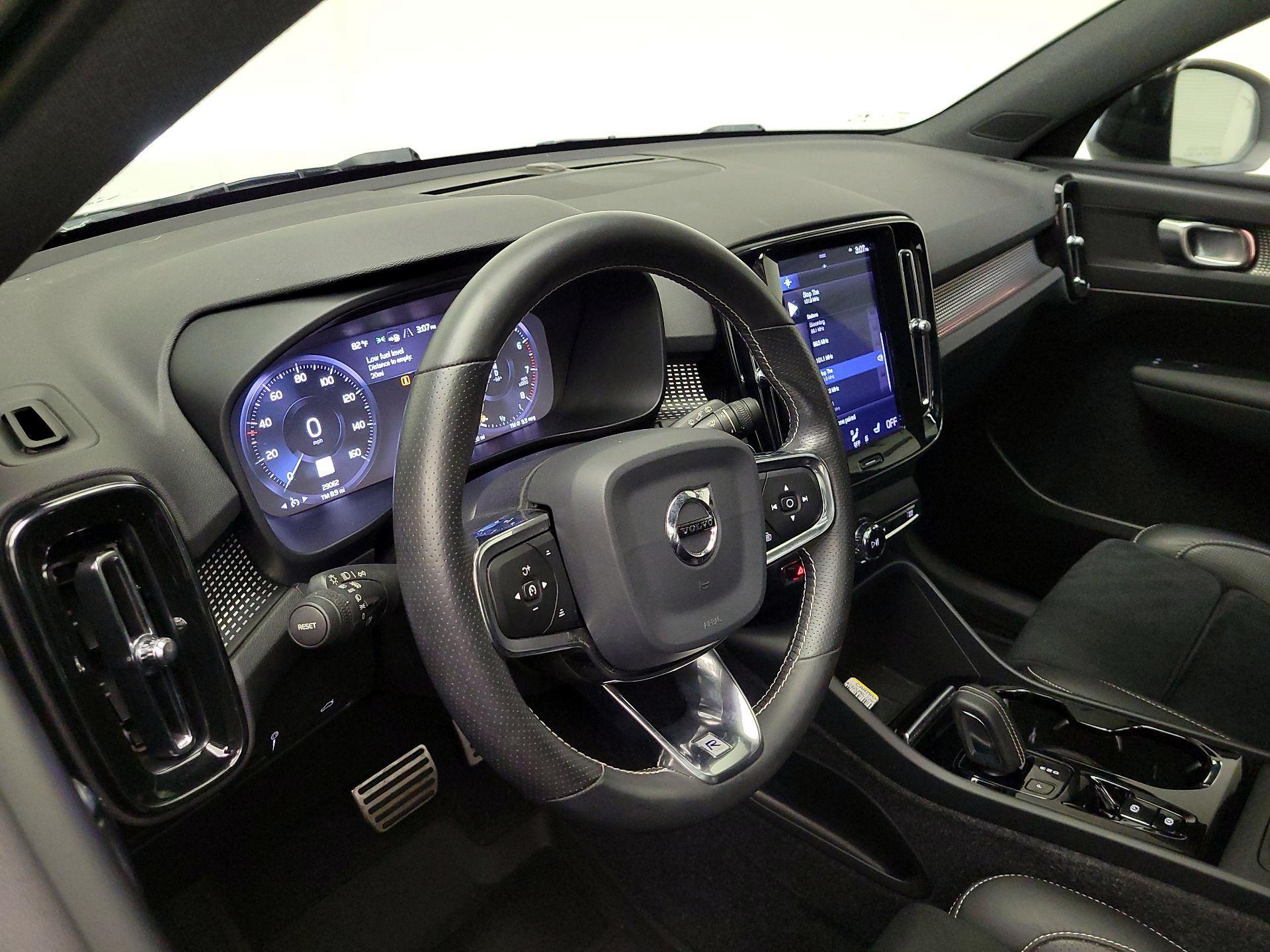 Thumbnail: 2020 Volvo XC40 - 9