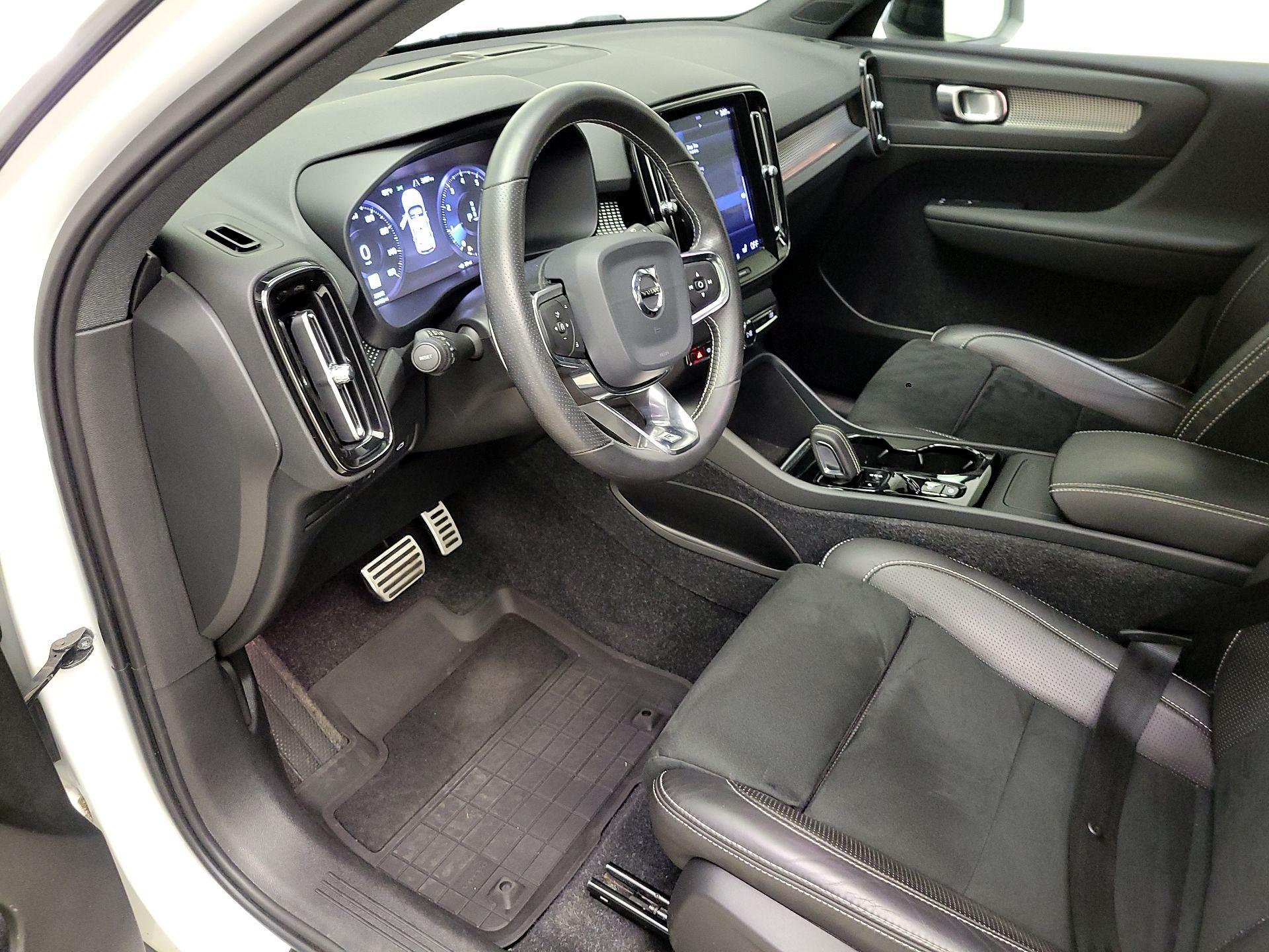Thumbnail: 2020 Volvo XC40 - 11