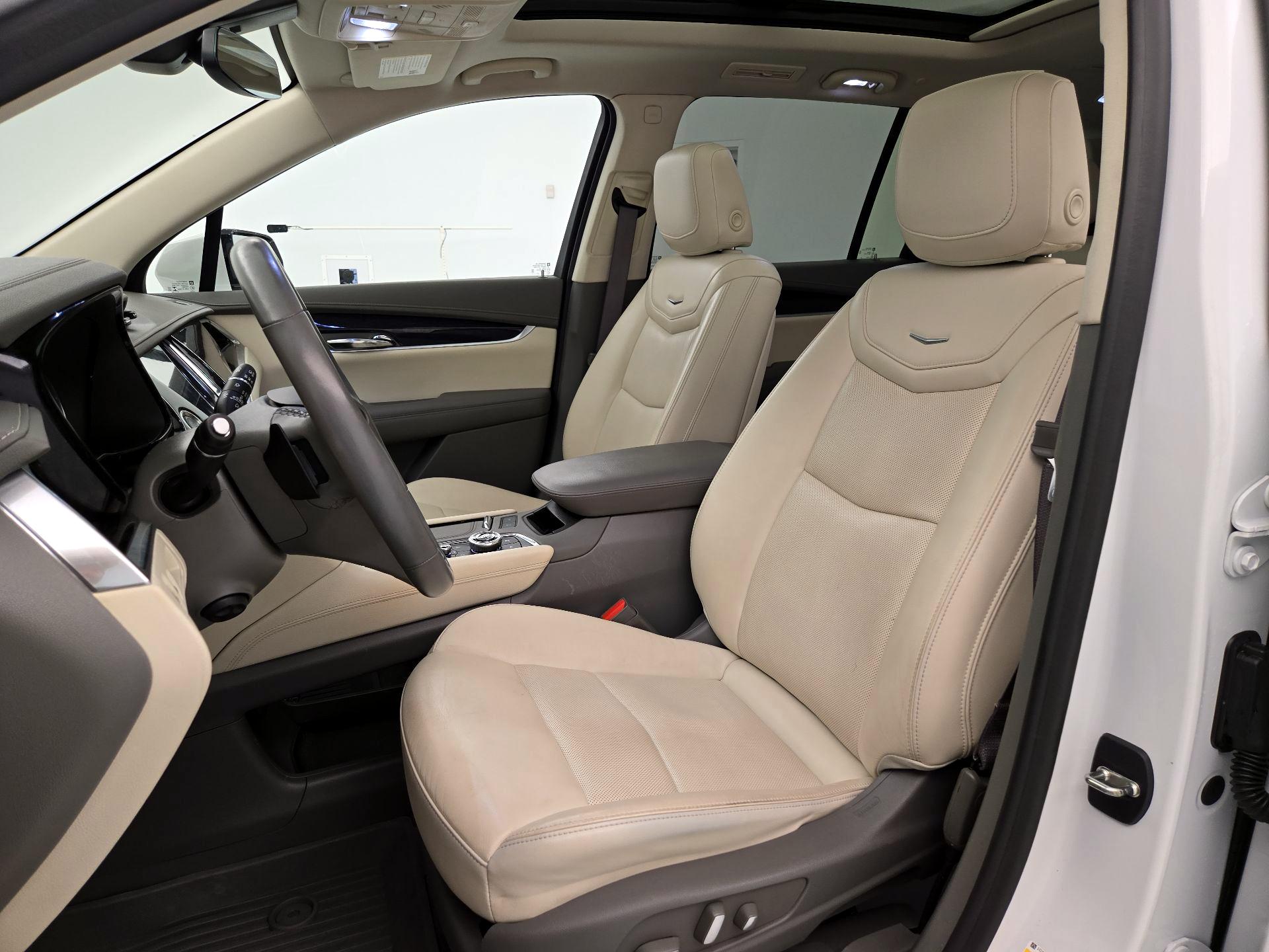 Thumbnail: 2021 Cadillac XT6 - 11