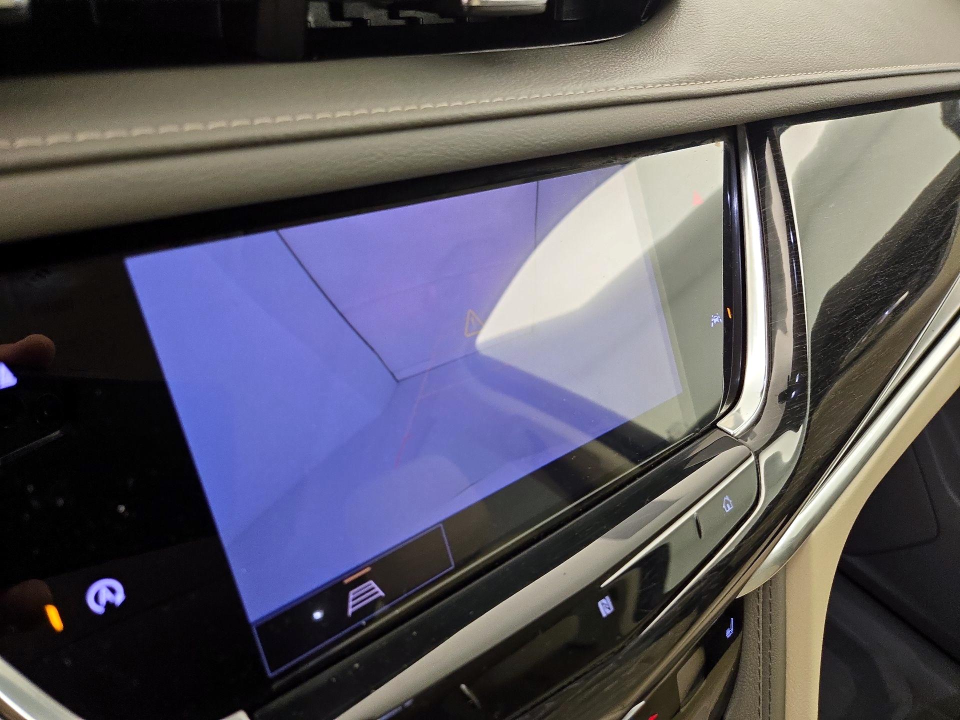 Thumbnail: 2021 Cadillac XT6 - 14