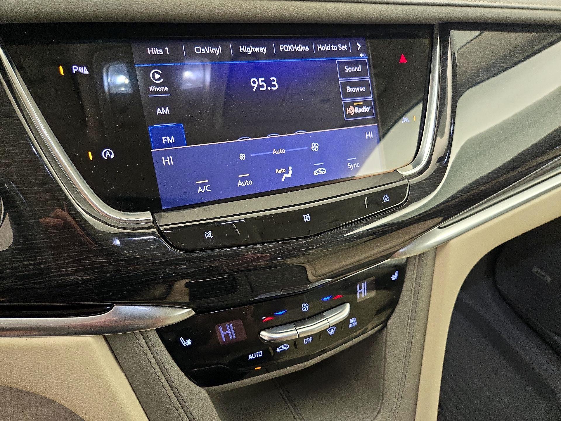 Thumbnail: 2021 Cadillac XT6 - 16