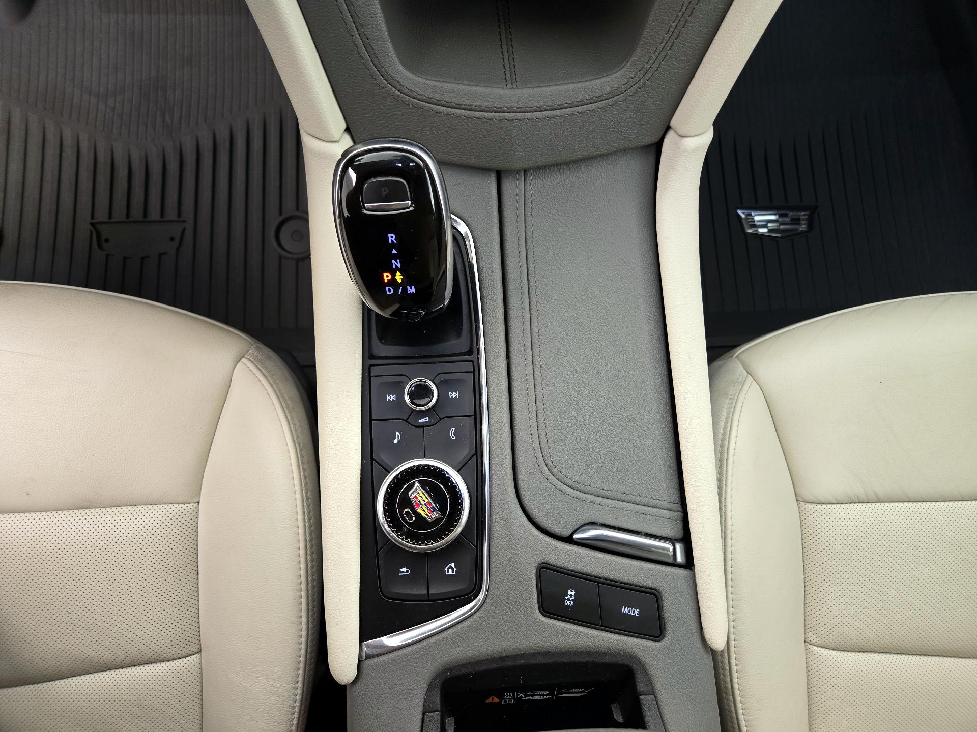 Thumbnail: 2021 Cadillac XT6 - 17