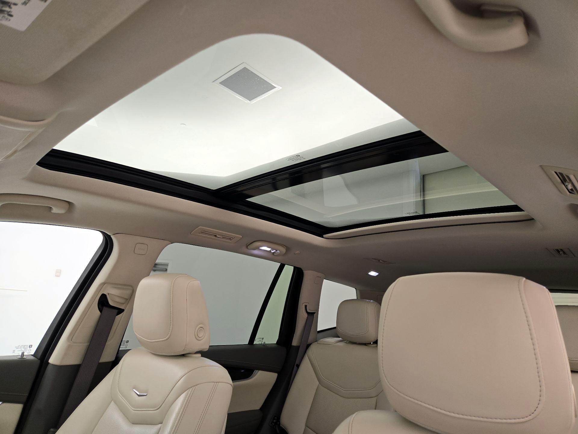Thumbnail: 2021 Cadillac XT6 - 19