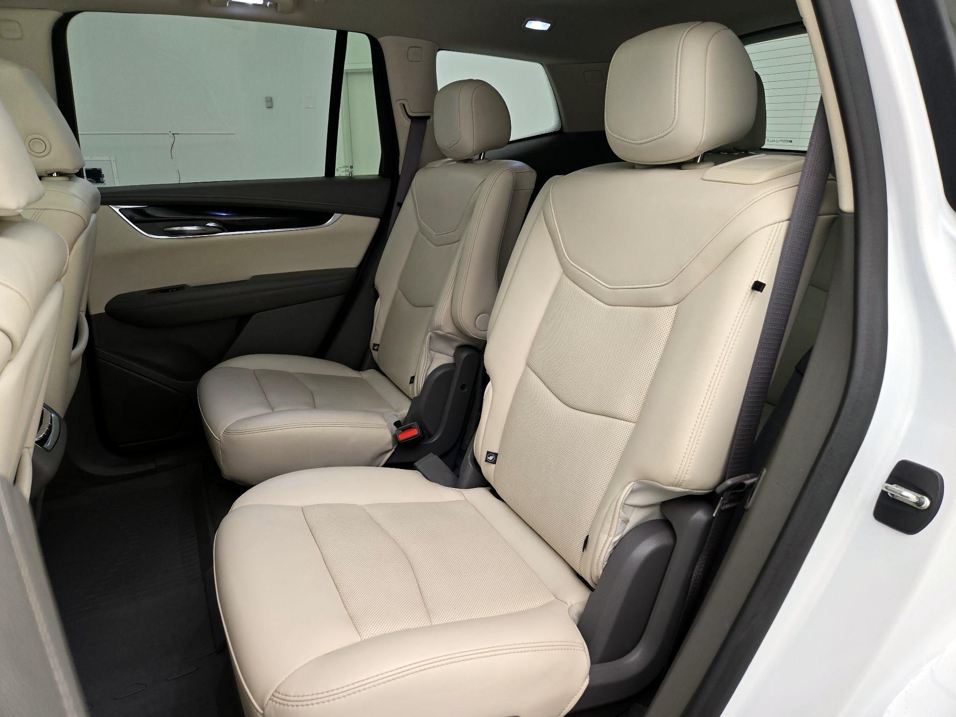 Thumbnail: 2021 Cadillac XT6 - 20