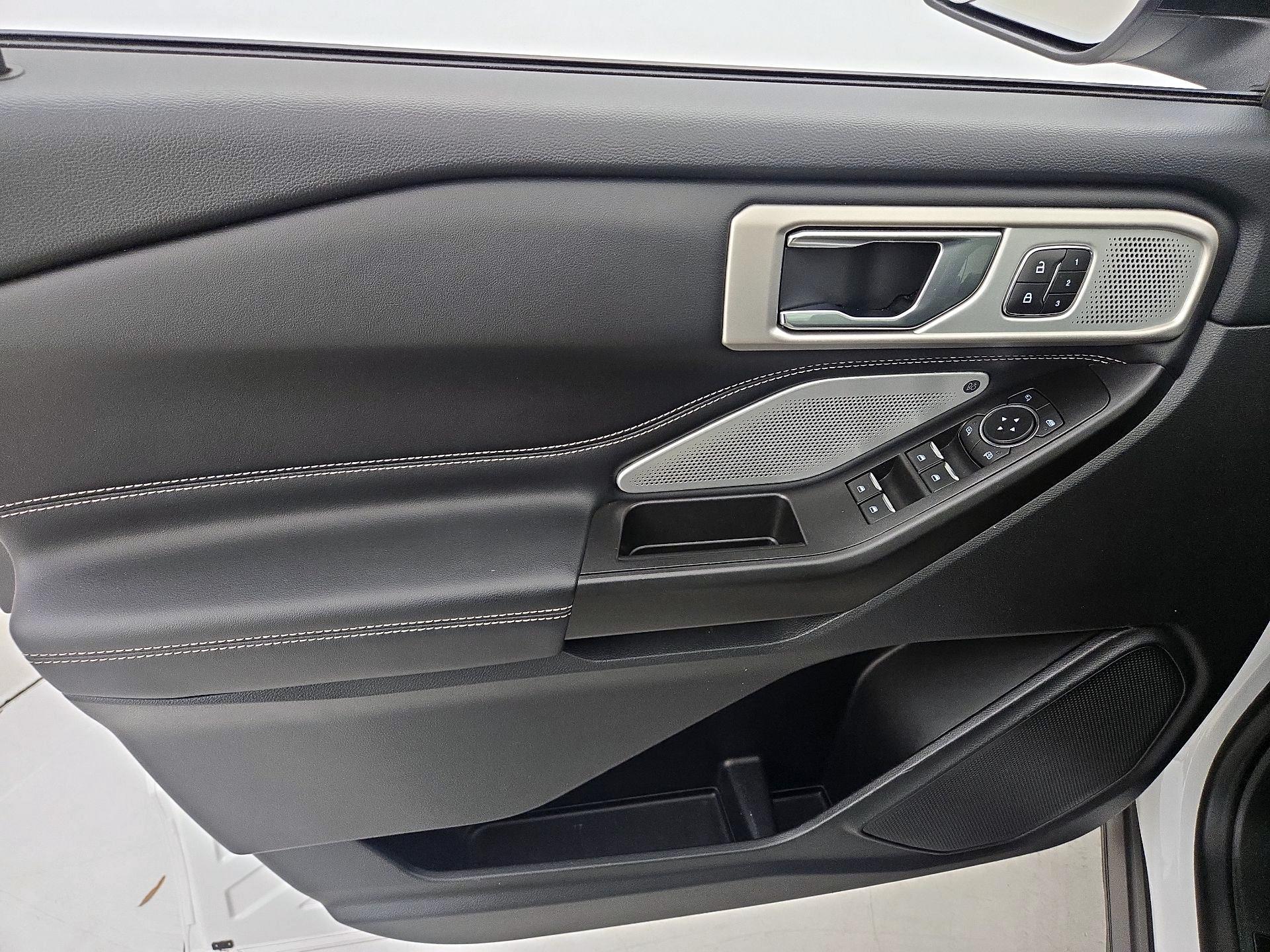 Thumbnail: 2020 Ford Explorer - 12