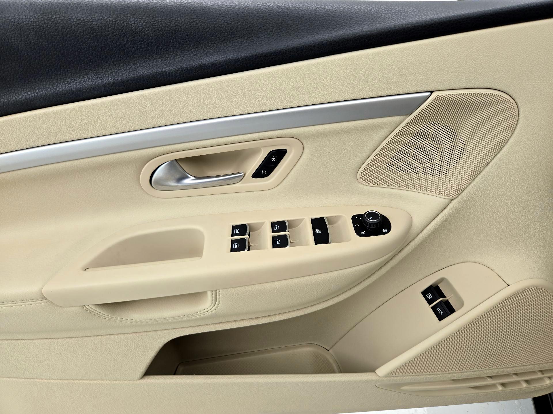 Thumbnail: 2016 Volkswagen Eos - 12