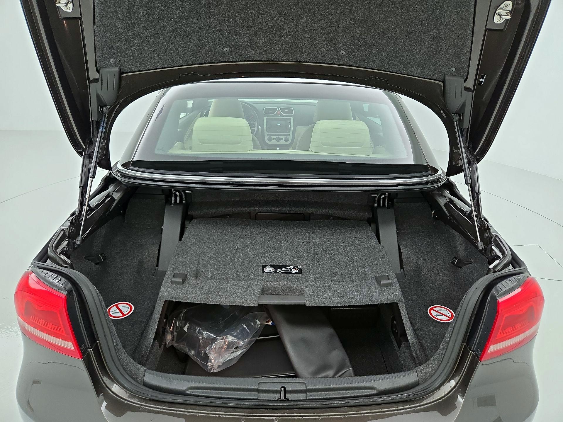 Thumbnail: 2016 Volkswagen Eos - 20