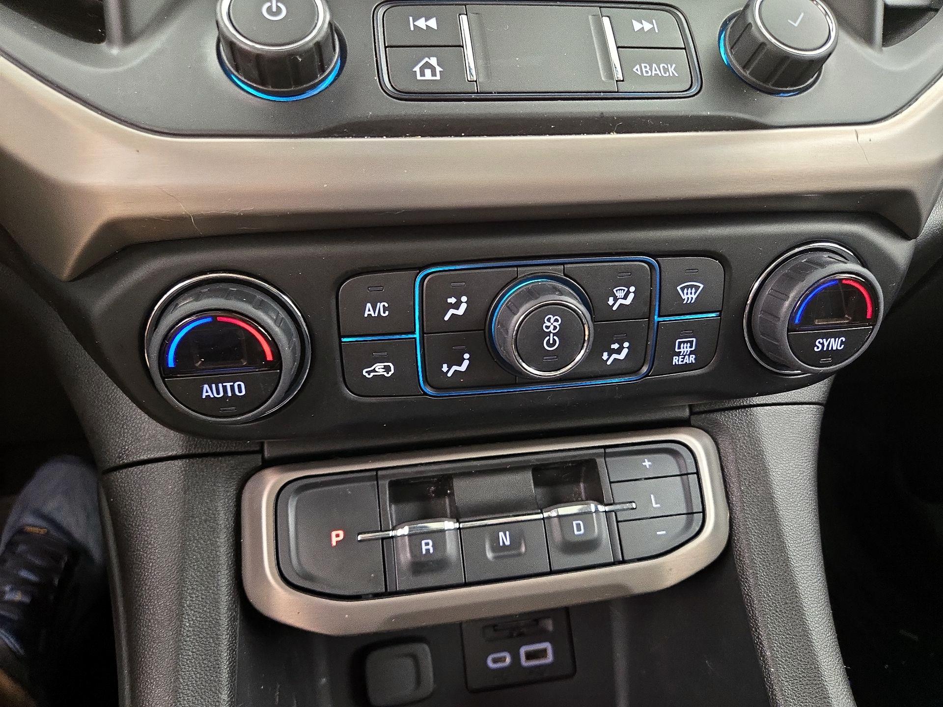 Thumbnail: 2022 GMC Acadia - 17