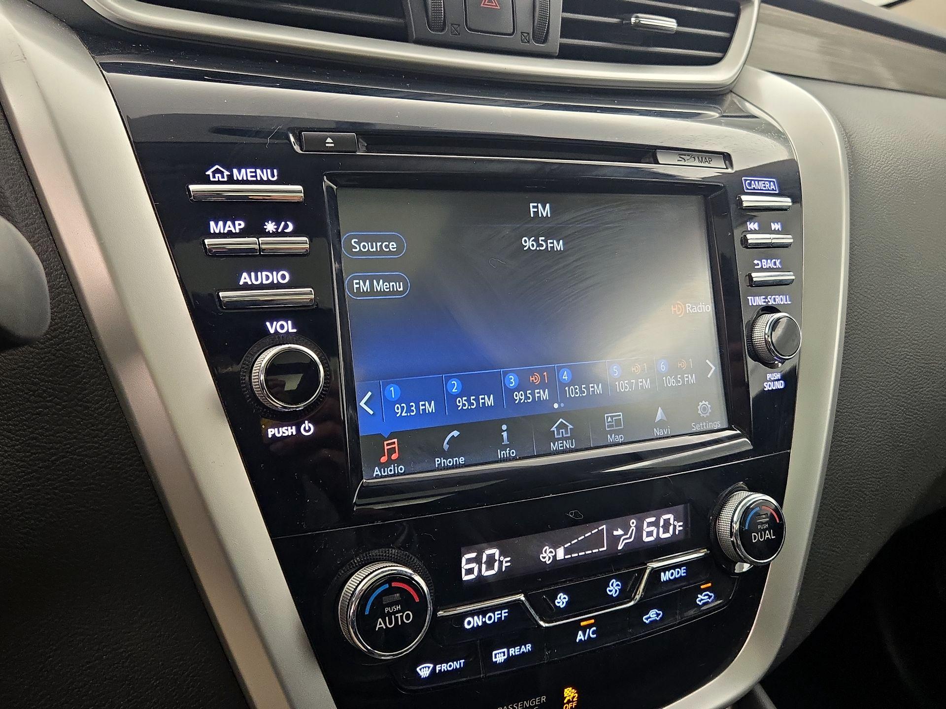 Thumbnail: 2016 Nissan Murano - 16