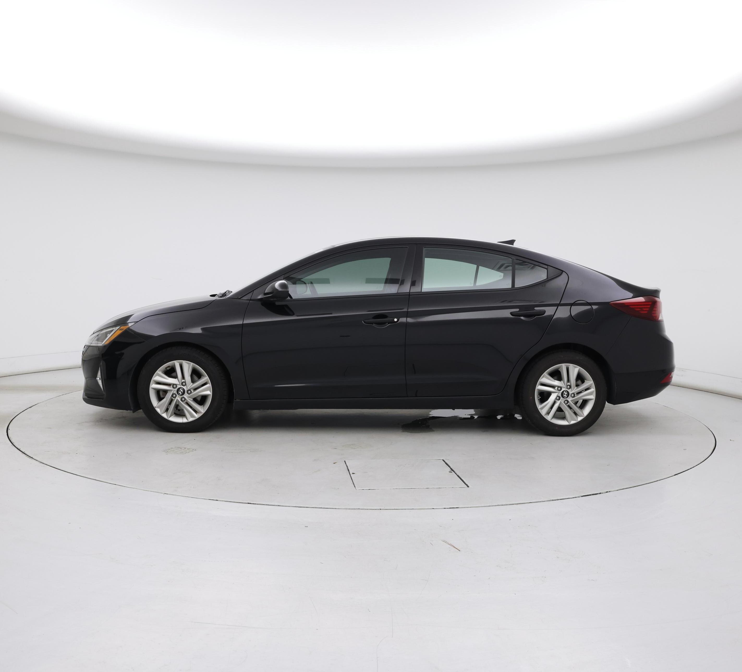 Thumbnail: 2019 Hyundai Elantra - 3