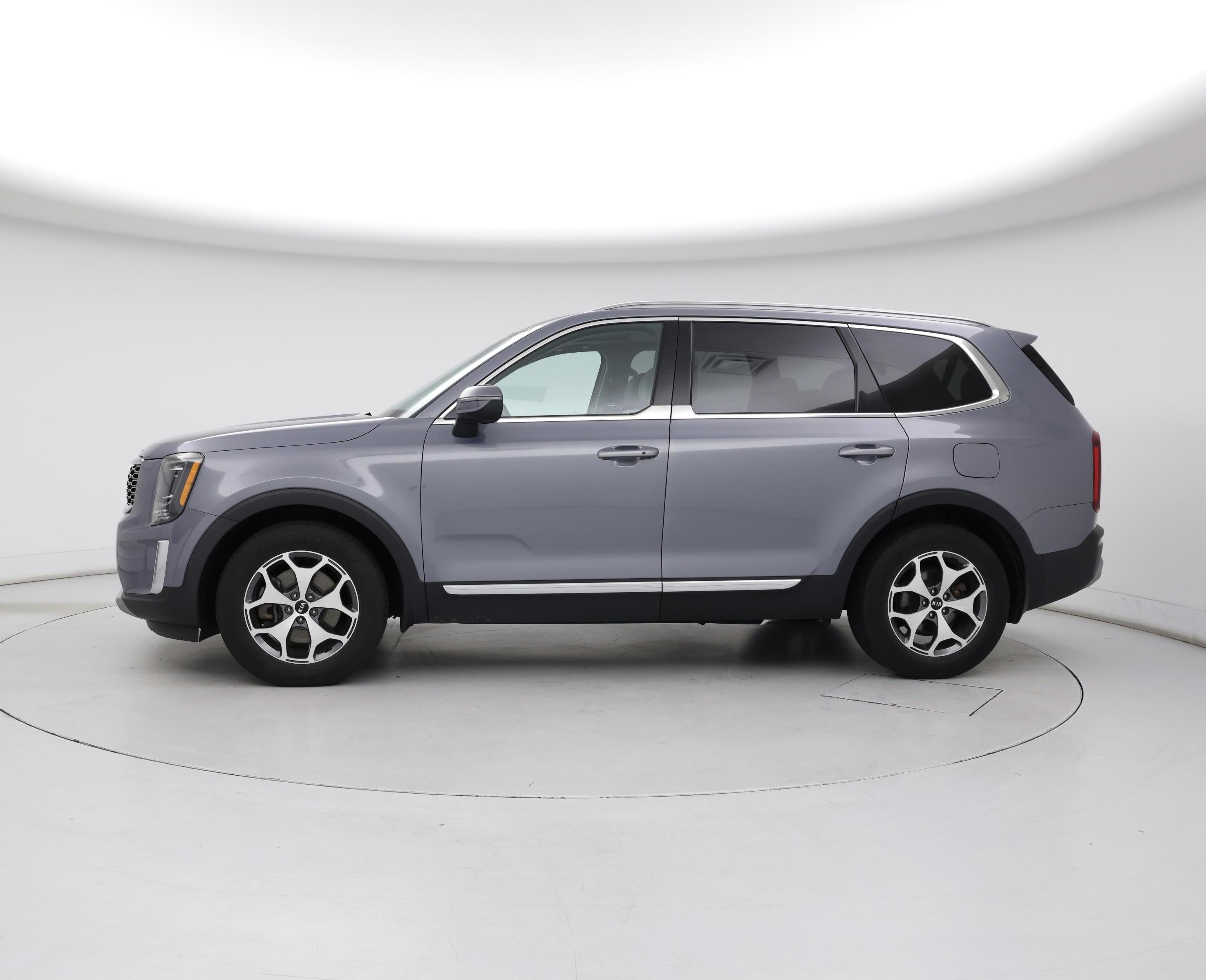 Thumbnail: 2020 Kia Telluride - 3