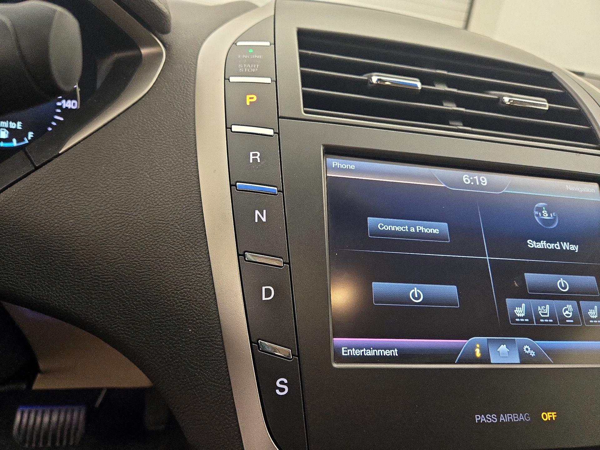 Thumbnail: 2015 Lincoln MKZ - 17