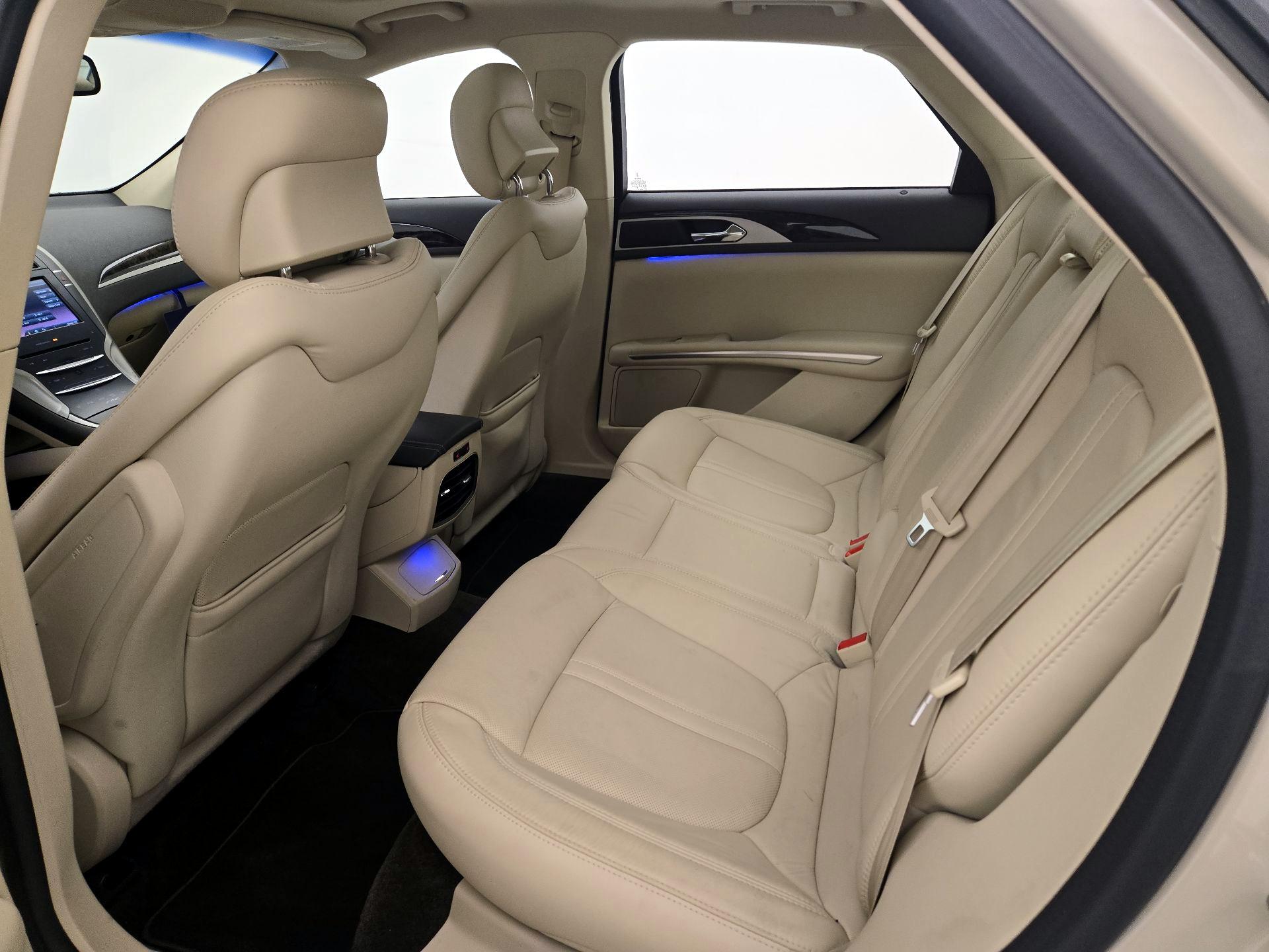 Thumbnail: 2015 Lincoln MKZ - 19