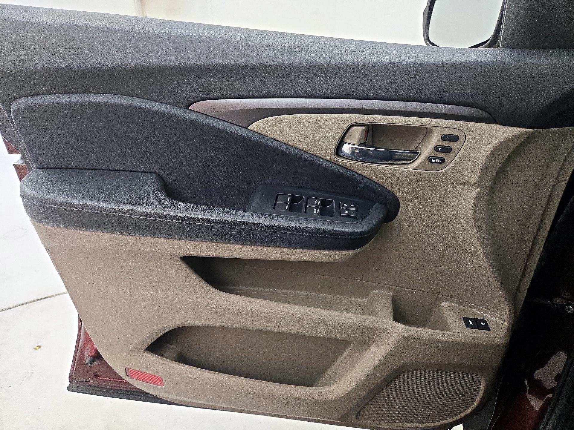 Thumbnail: 2020 Honda Pilot - 12