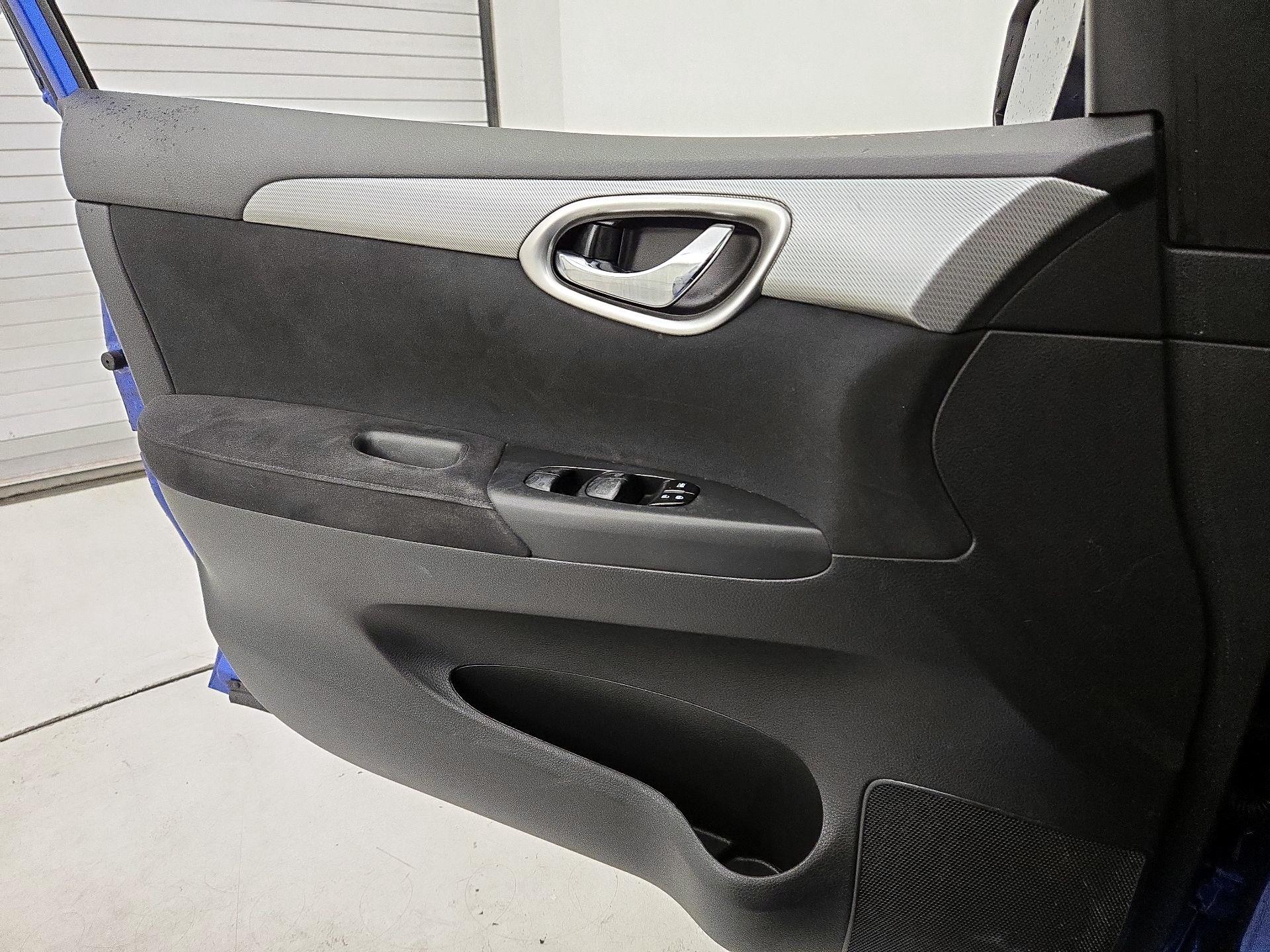 Thumbnail: 2014 Nissan Sentra - 12
