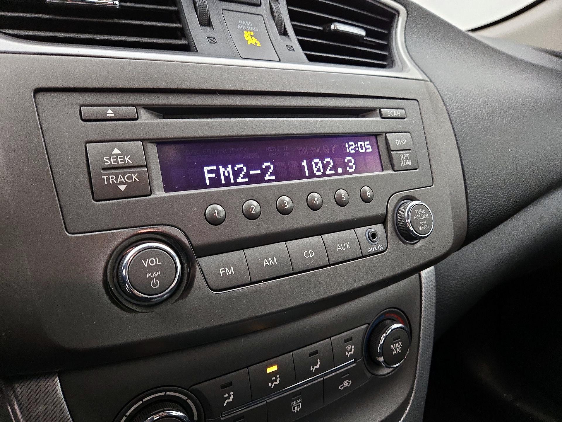 Thumbnail: 2014 Nissan Sentra - 14