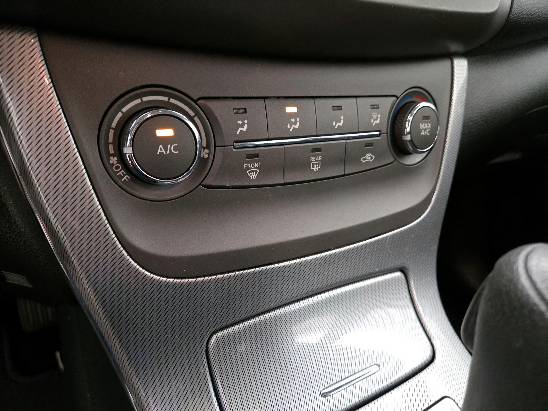 Thumbnail: 2014 Nissan Sentra - 15