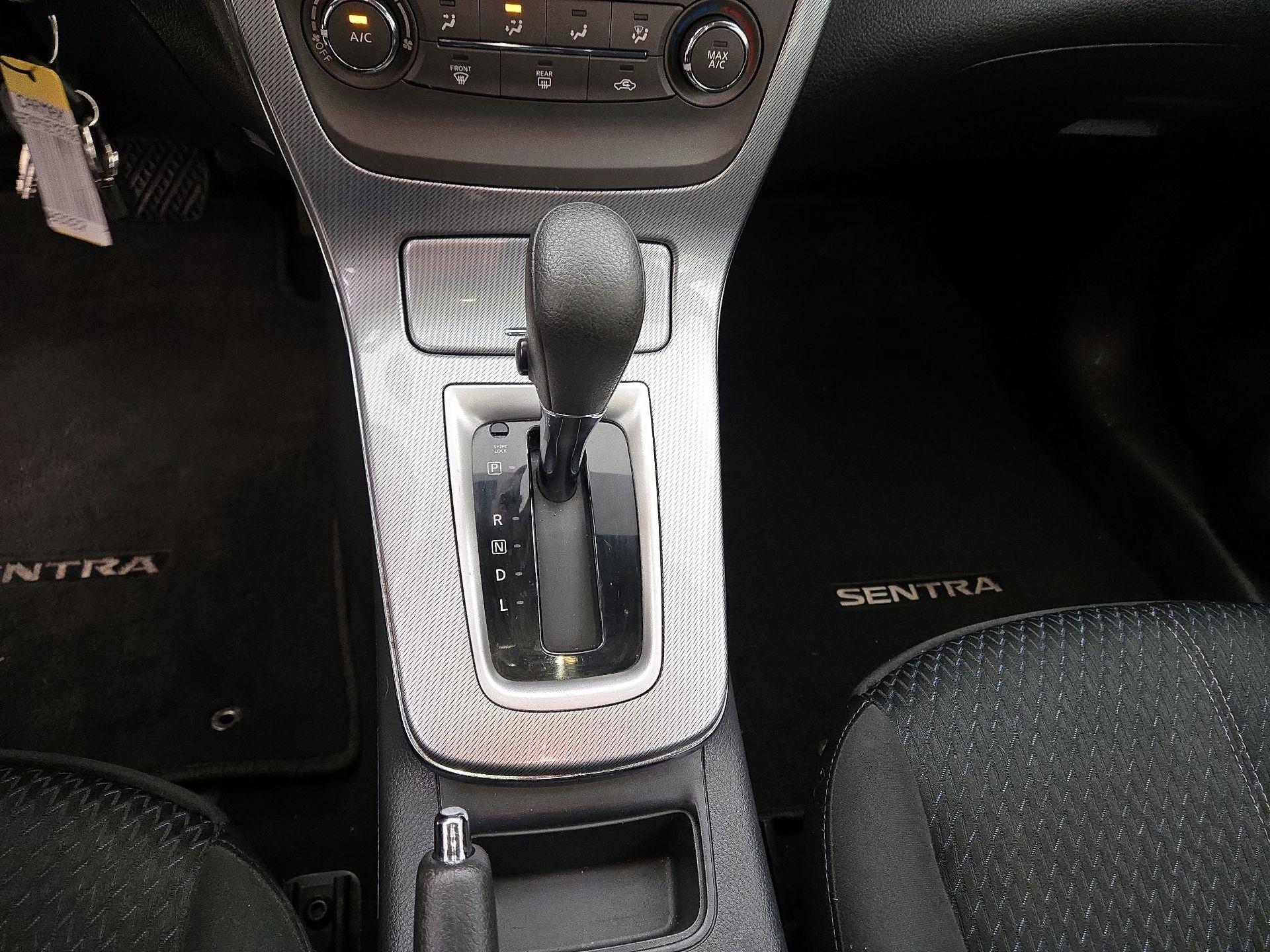 Thumbnail: 2014 Nissan Sentra - 16
