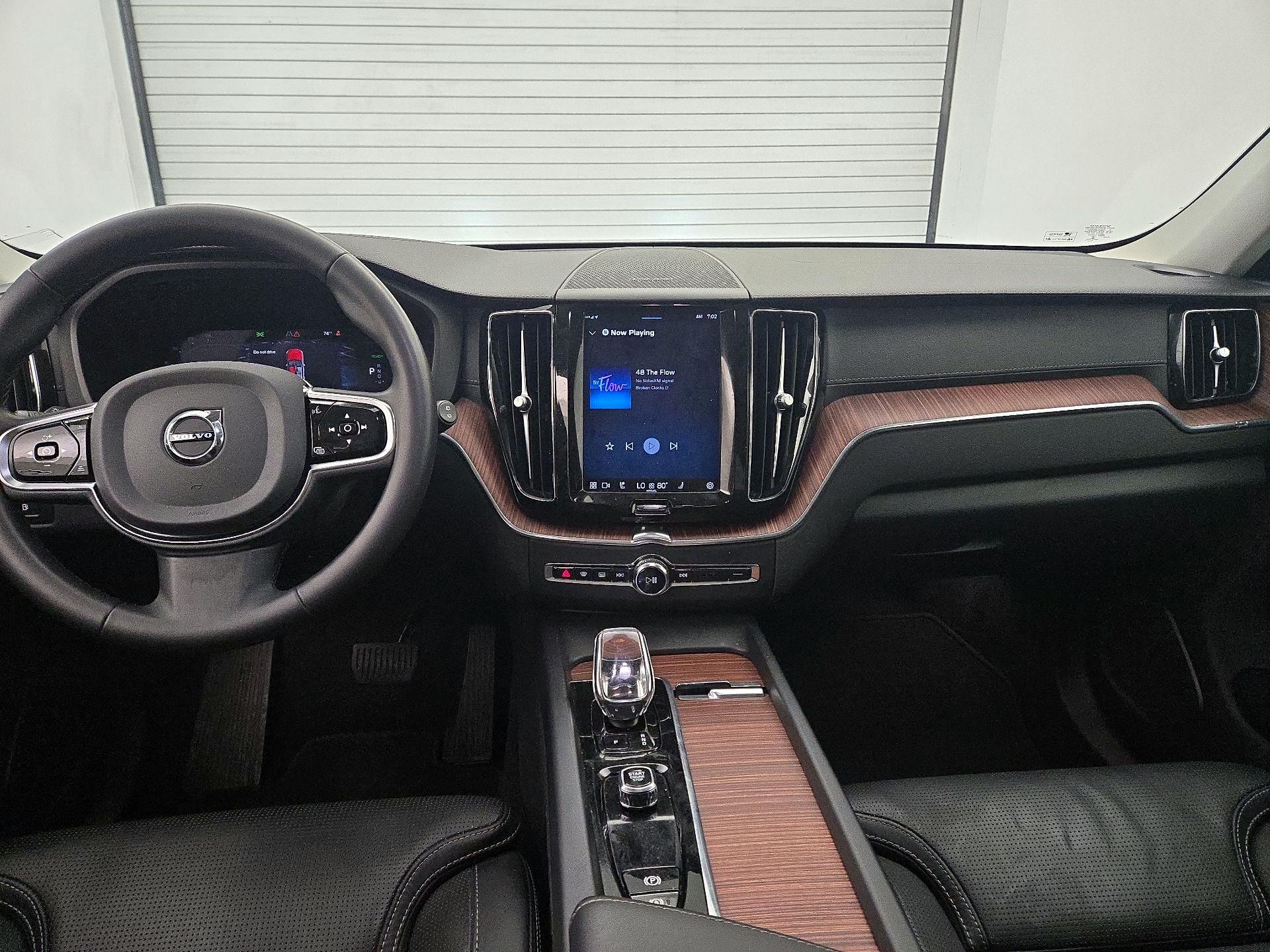 Thumbnail: 2023 Volvo XC60 - 9