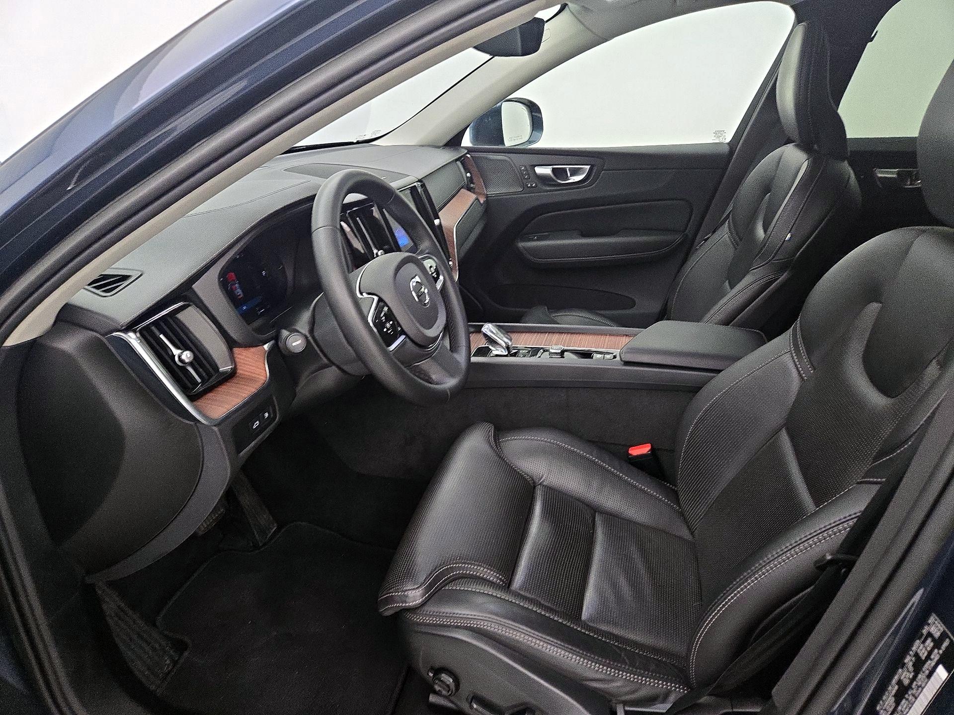 Thumbnail: 2023 Volvo XC60 - 11
