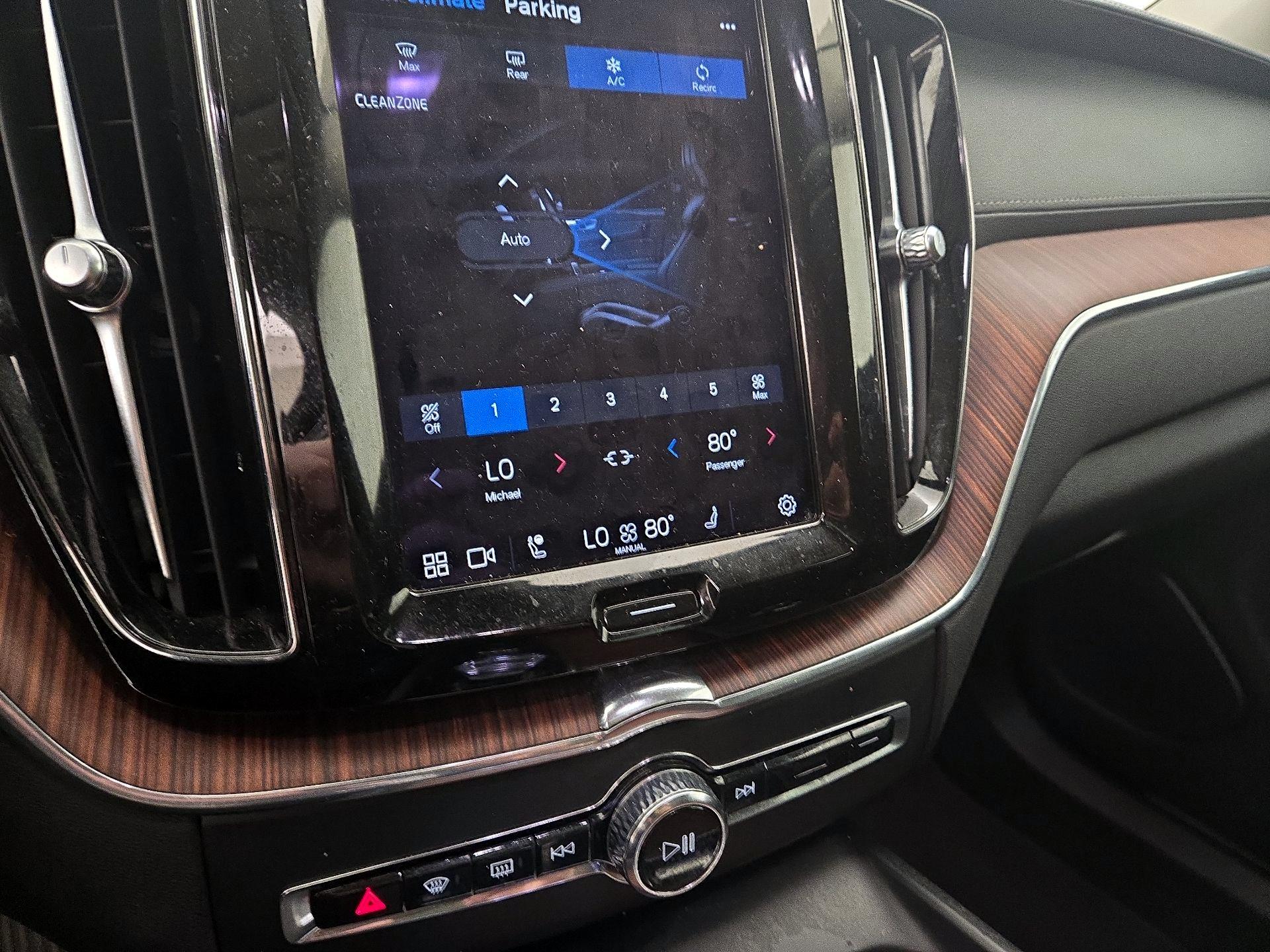 Thumbnail: 2023 Volvo XC60 - 16