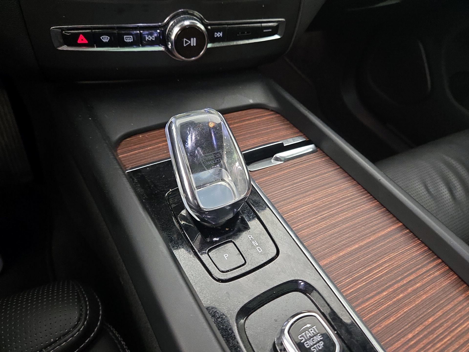 Thumbnail: 2023 Volvo XC60 - 17