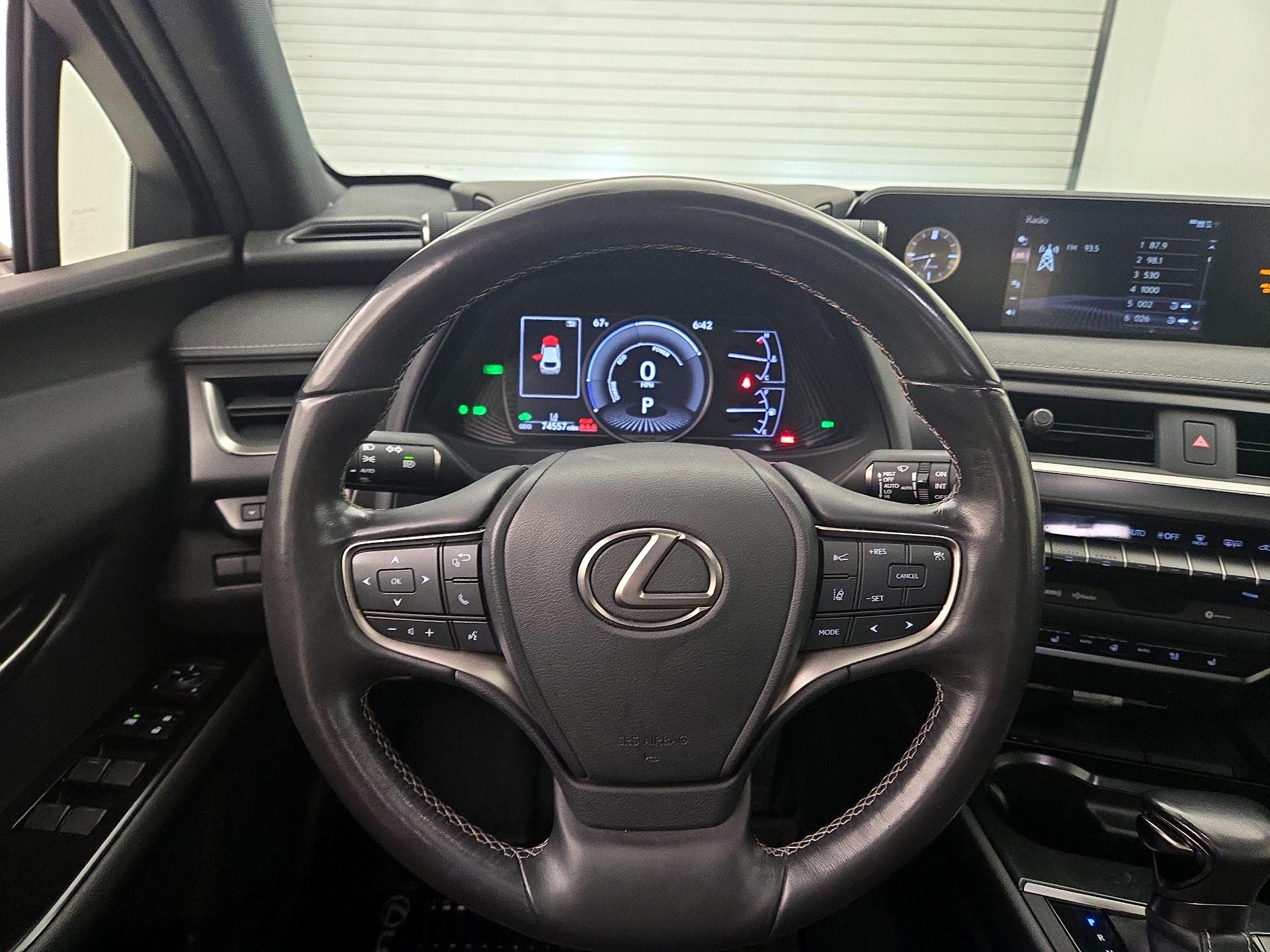 Thumbnail: 2020 Lexus UX - 10