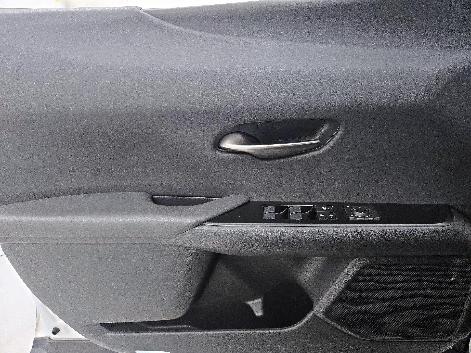 Thumbnail: 2020 Lexus UX - 12