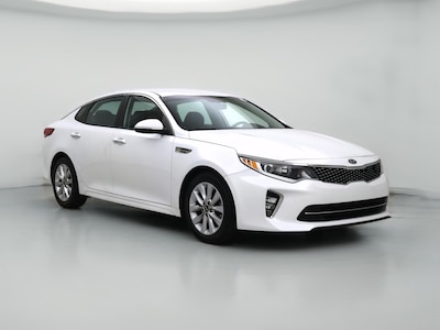 White 2018 Kia Optima S
