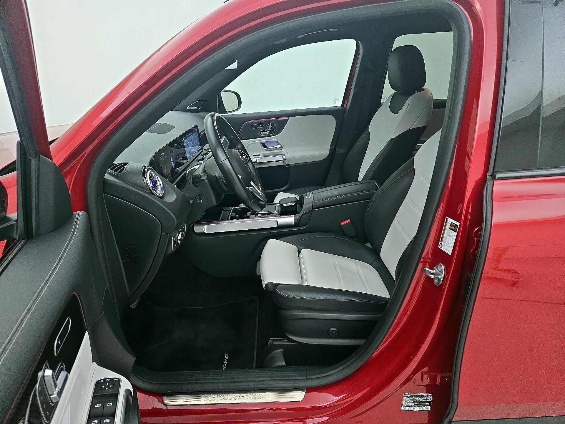 Thumbnail: 2023 Mercedes-Benz GLB - 11