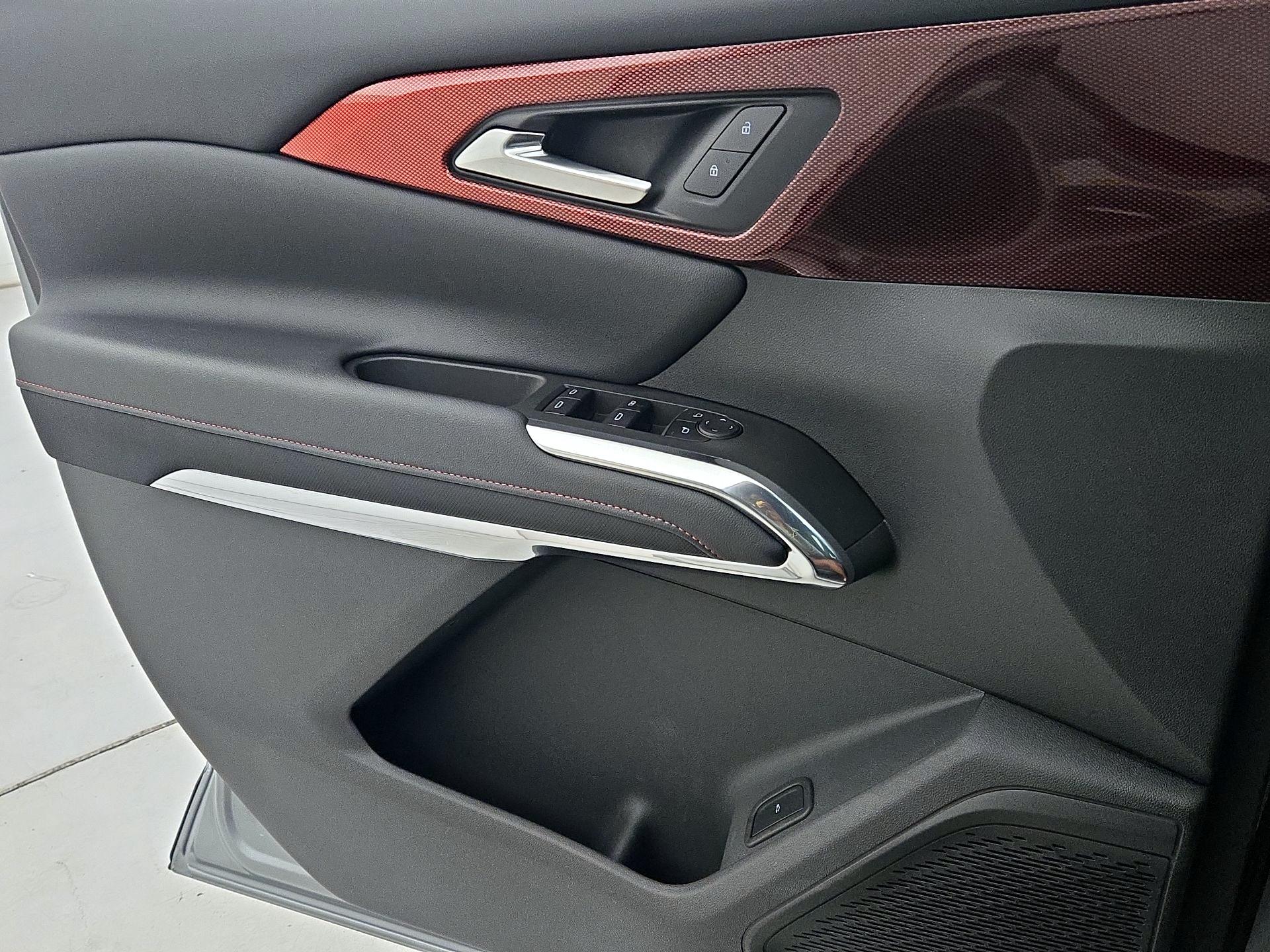 Thumbnail: 2025 Chevrolet Traverse - 12