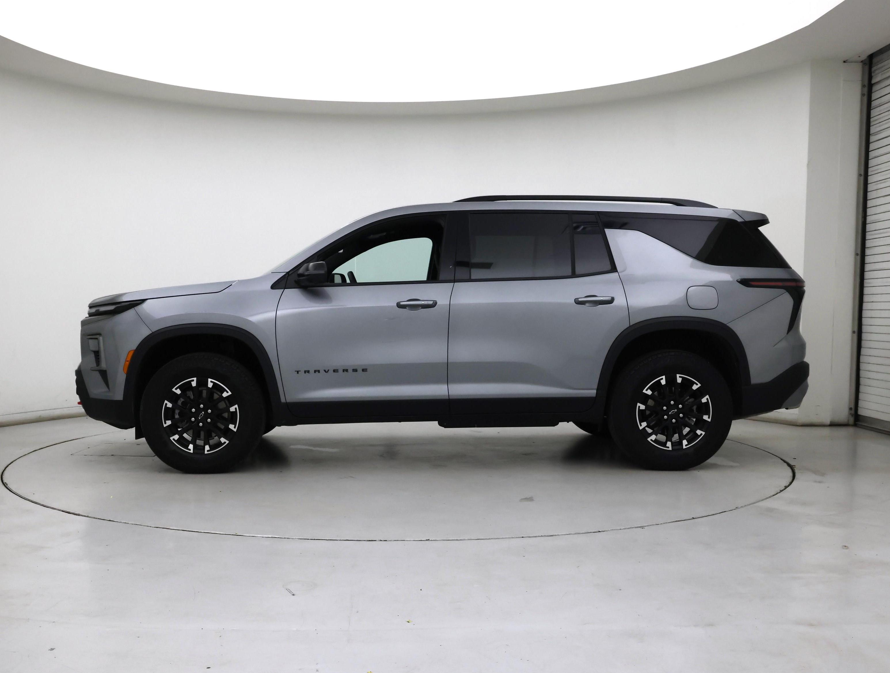 Thumbnail: 2025 Chevrolet Traverse - 3