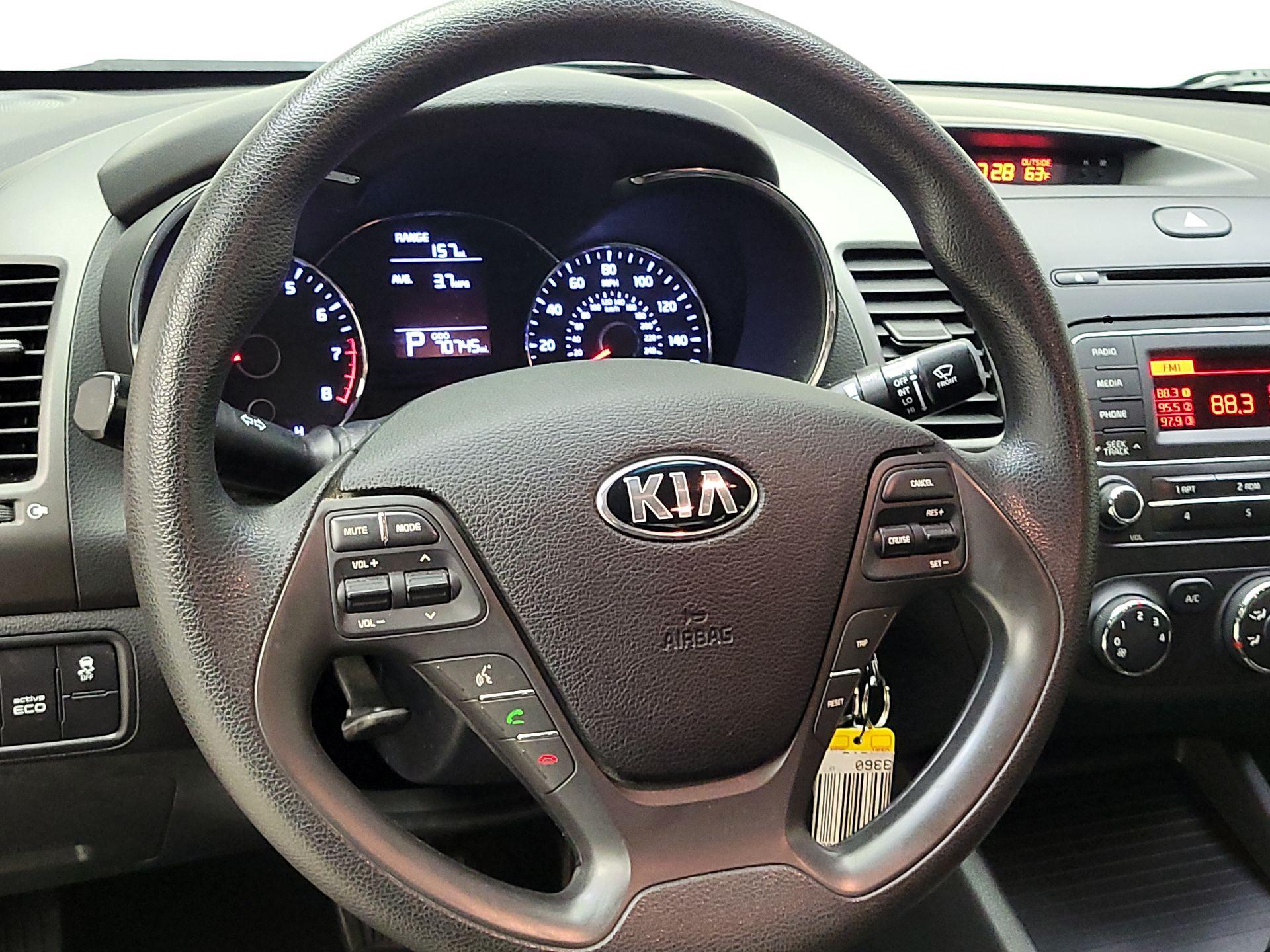 Thumbnail: 2015 Kia Forte - 10