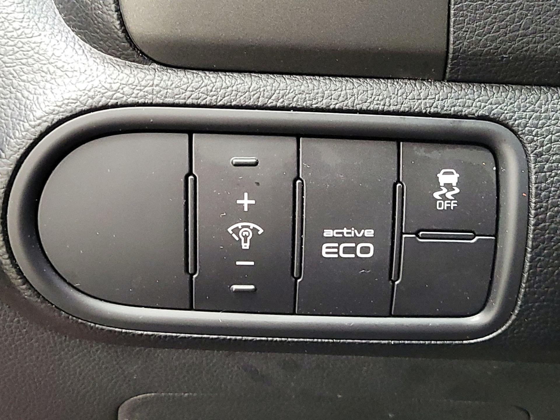 Thumbnail: 2015 Kia Forte - 13