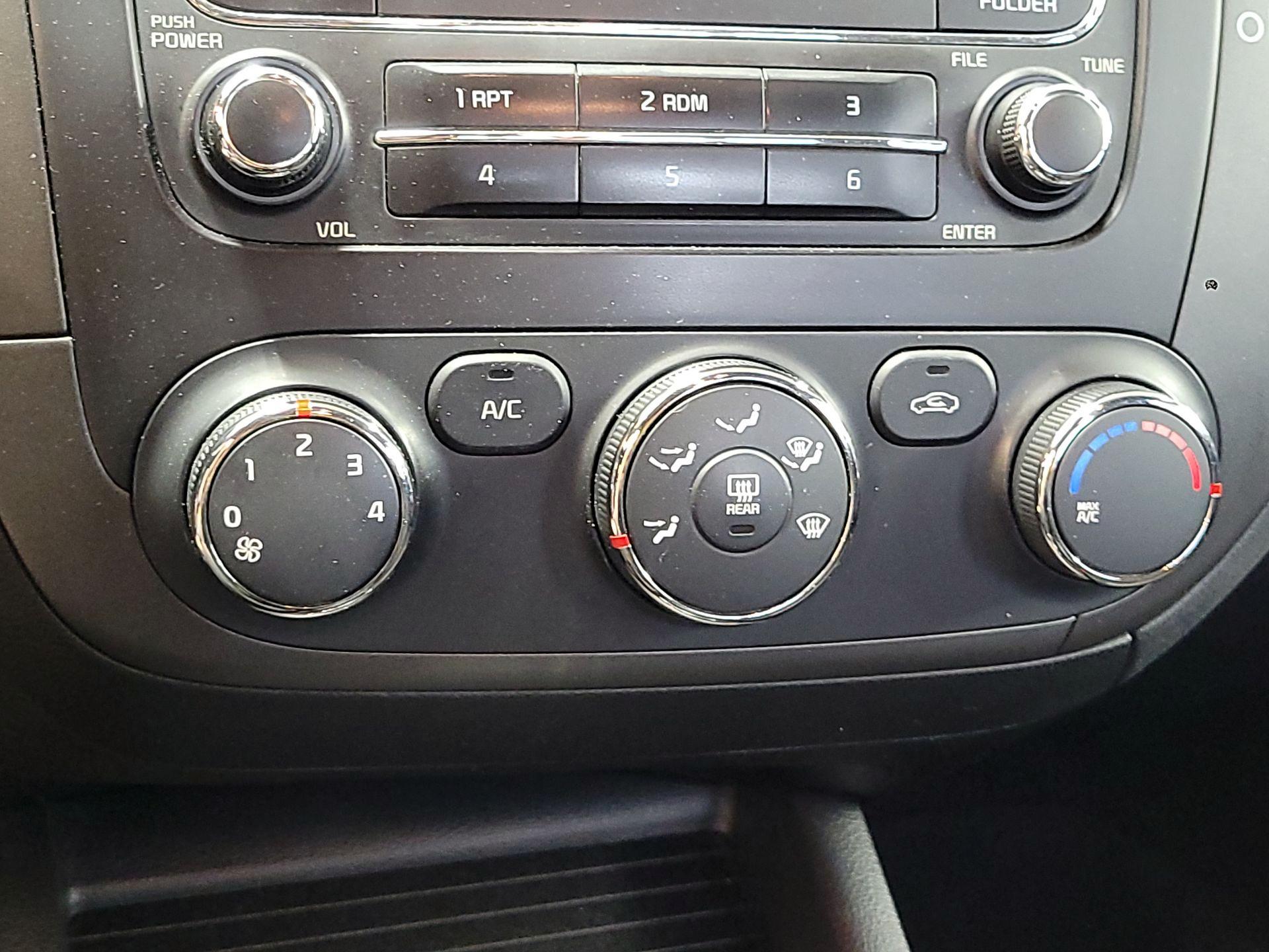 Thumbnail: 2015 Kia Forte - 15