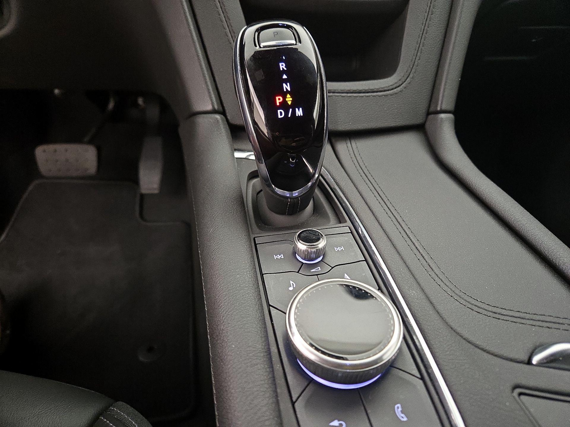 Thumbnail: 2023 Cadillac XT6 - 17