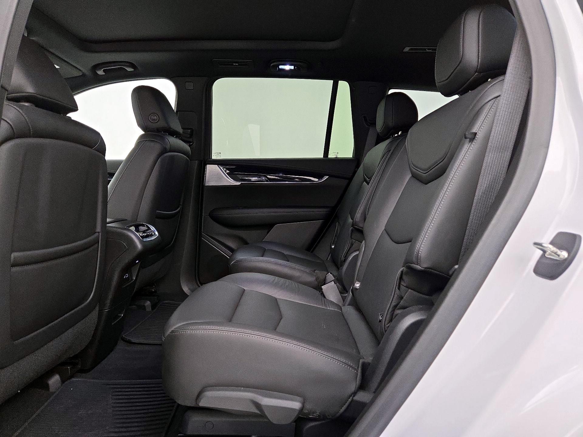 Thumbnail: 2020 Cadillac XT6 - 20
