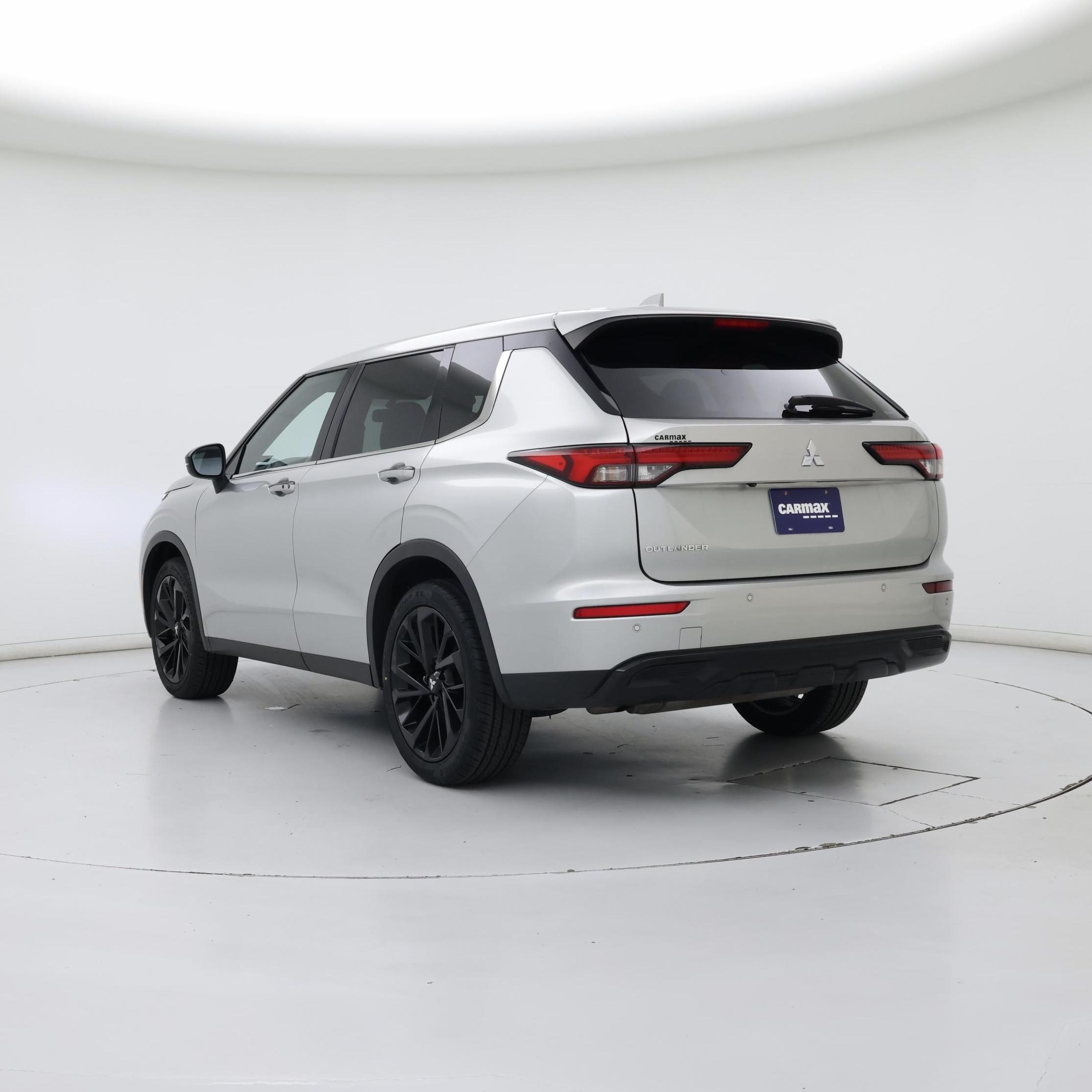 Thumbnail: 2022 Mitsubishi Outlander - 2