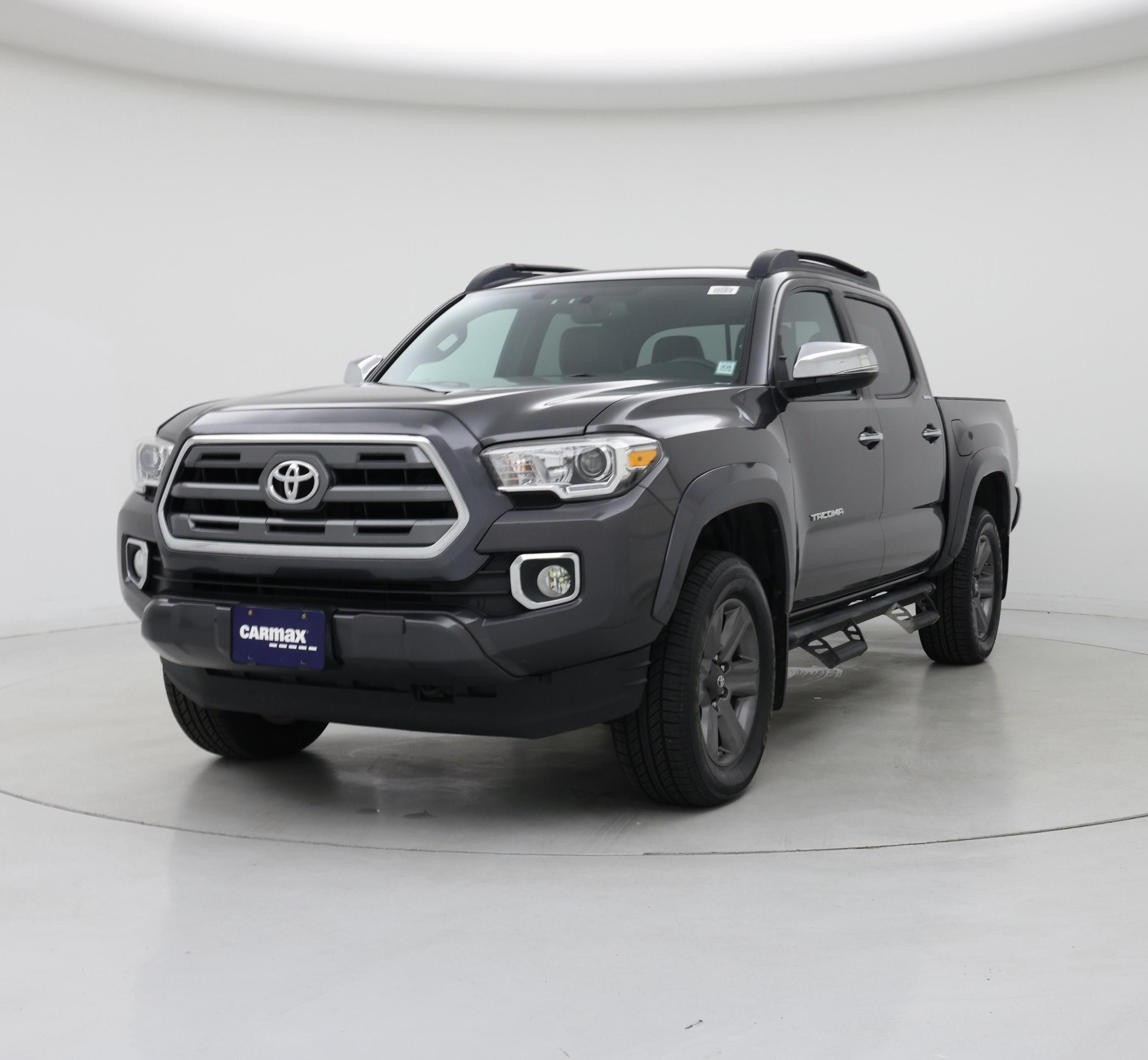 Thumbnail: 2017 Toyota Tacoma - 4