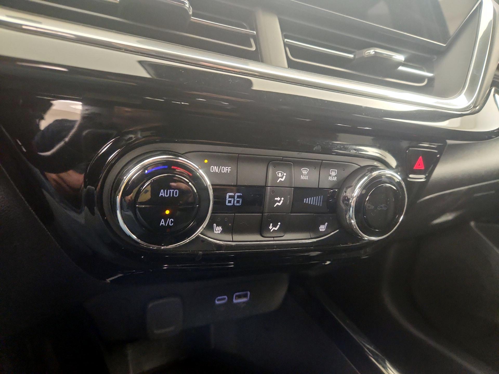 Thumbnail: 2025 Chevrolet Trax - 16