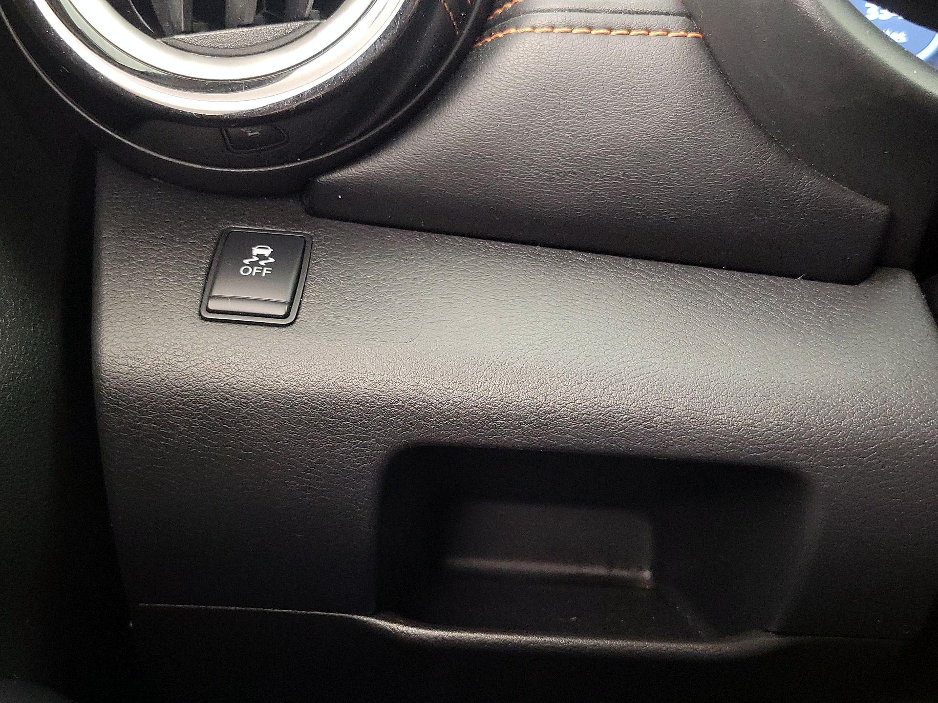 Thumbnail: 2019 Nissan Kicks - 13