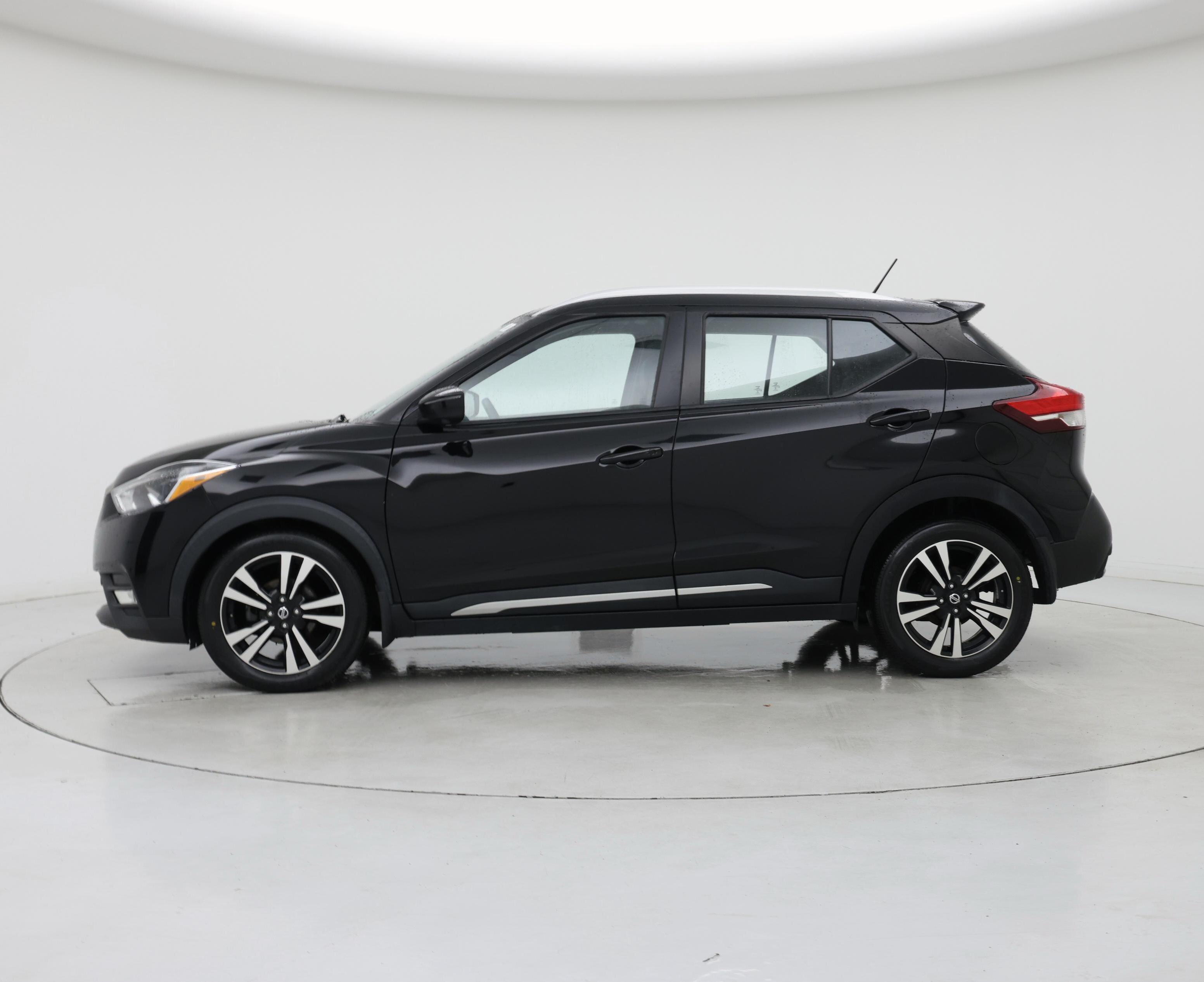 Thumbnail: 2019 Nissan Kicks - 3