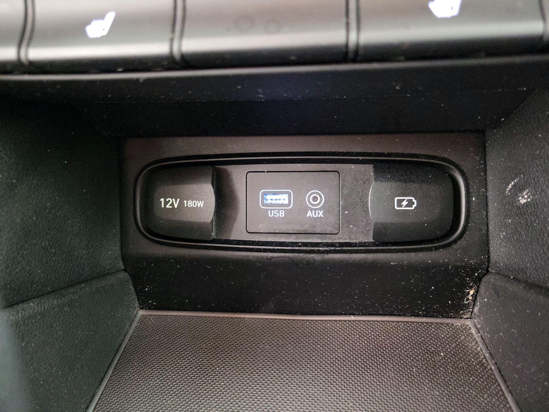 Thumbnail: 2019 Hyundai Santa Fe - 18