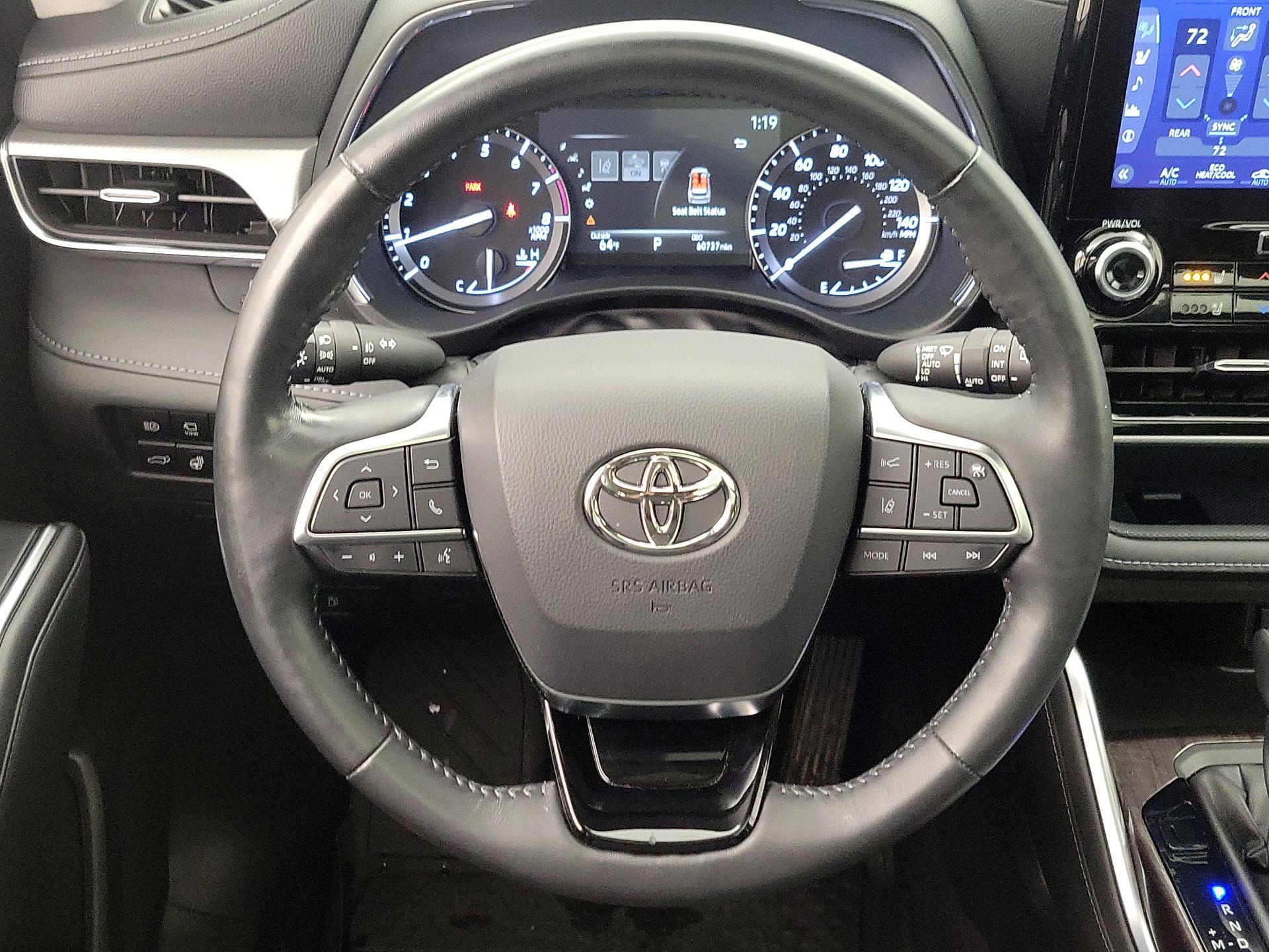 Thumbnail: 2021 Toyota Highlander - 10