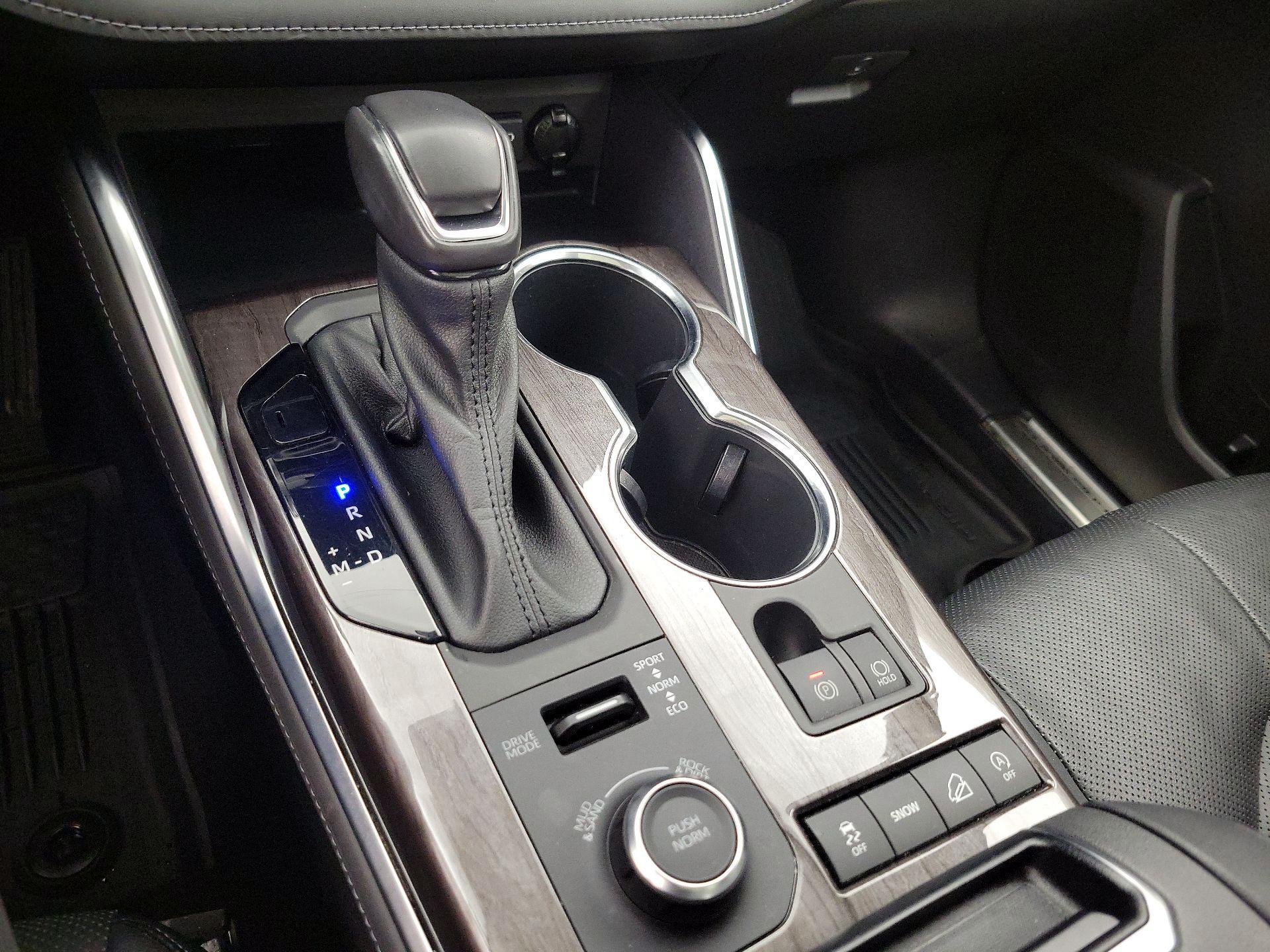 Thumbnail: 2021 Toyota Highlander - 17