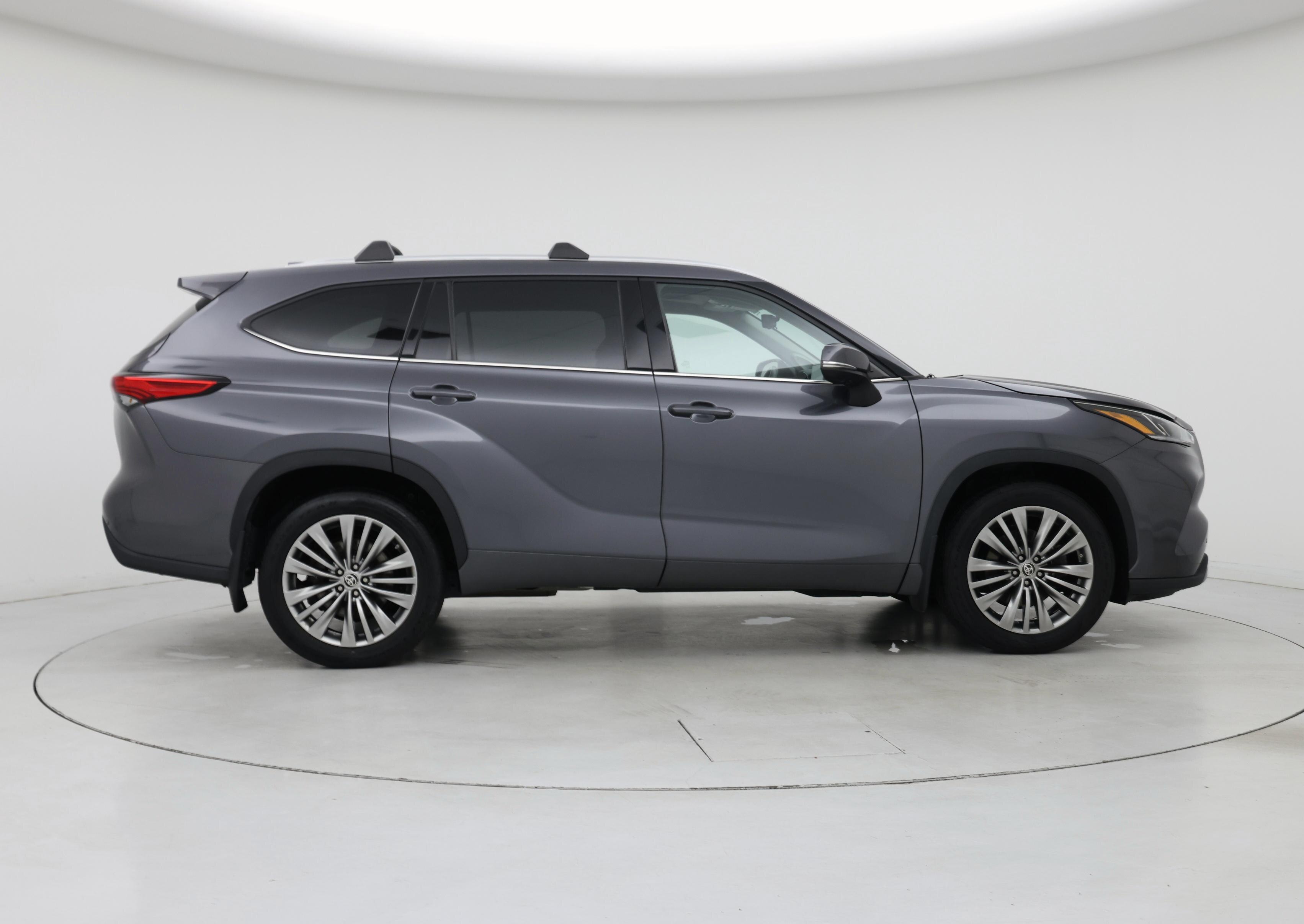 Thumbnail: 2021 Toyota Highlander - 7