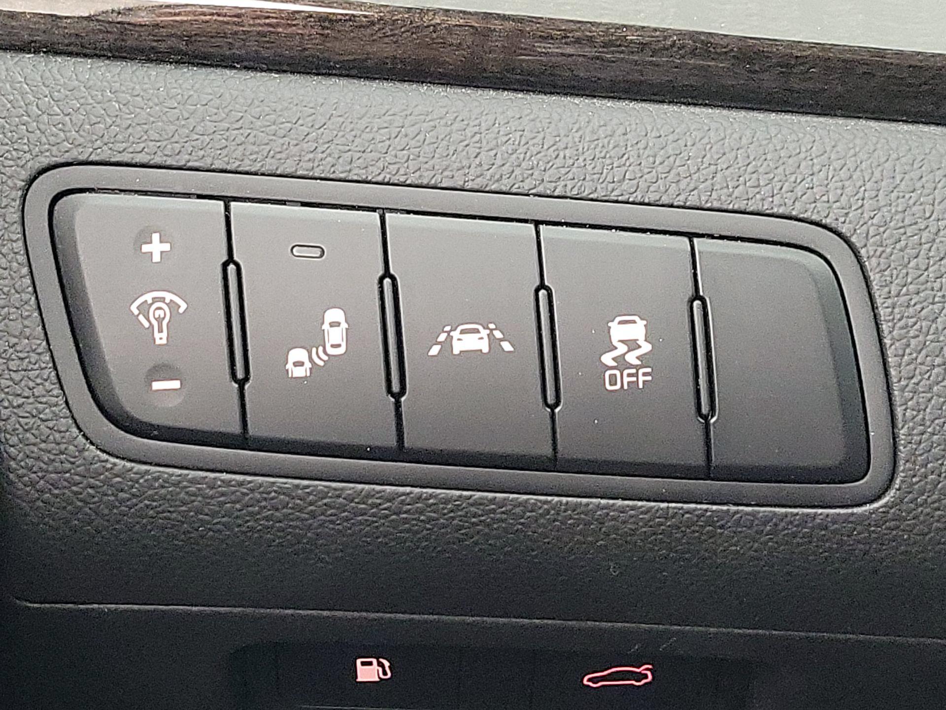 Thumbnail: 2014 Kia Cadenza - 13