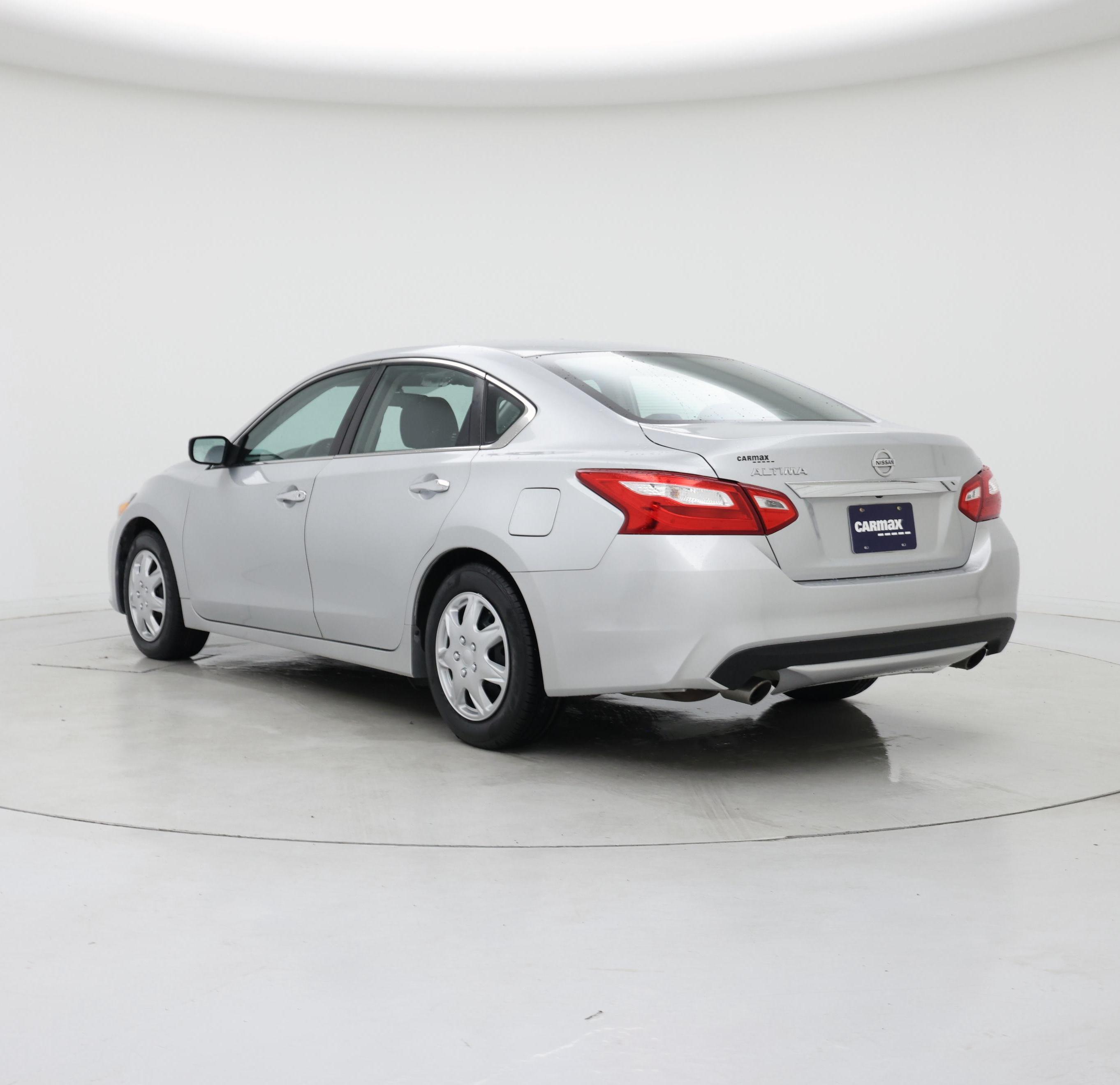 Thumbnail: 2016 Nissan Altima - 2