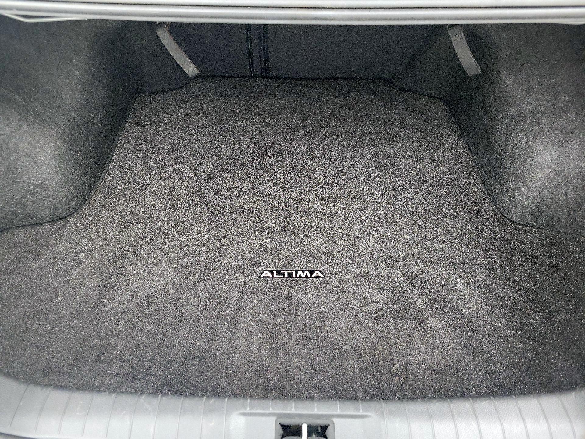 Thumbnail: 2016 Nissan Altima - 20